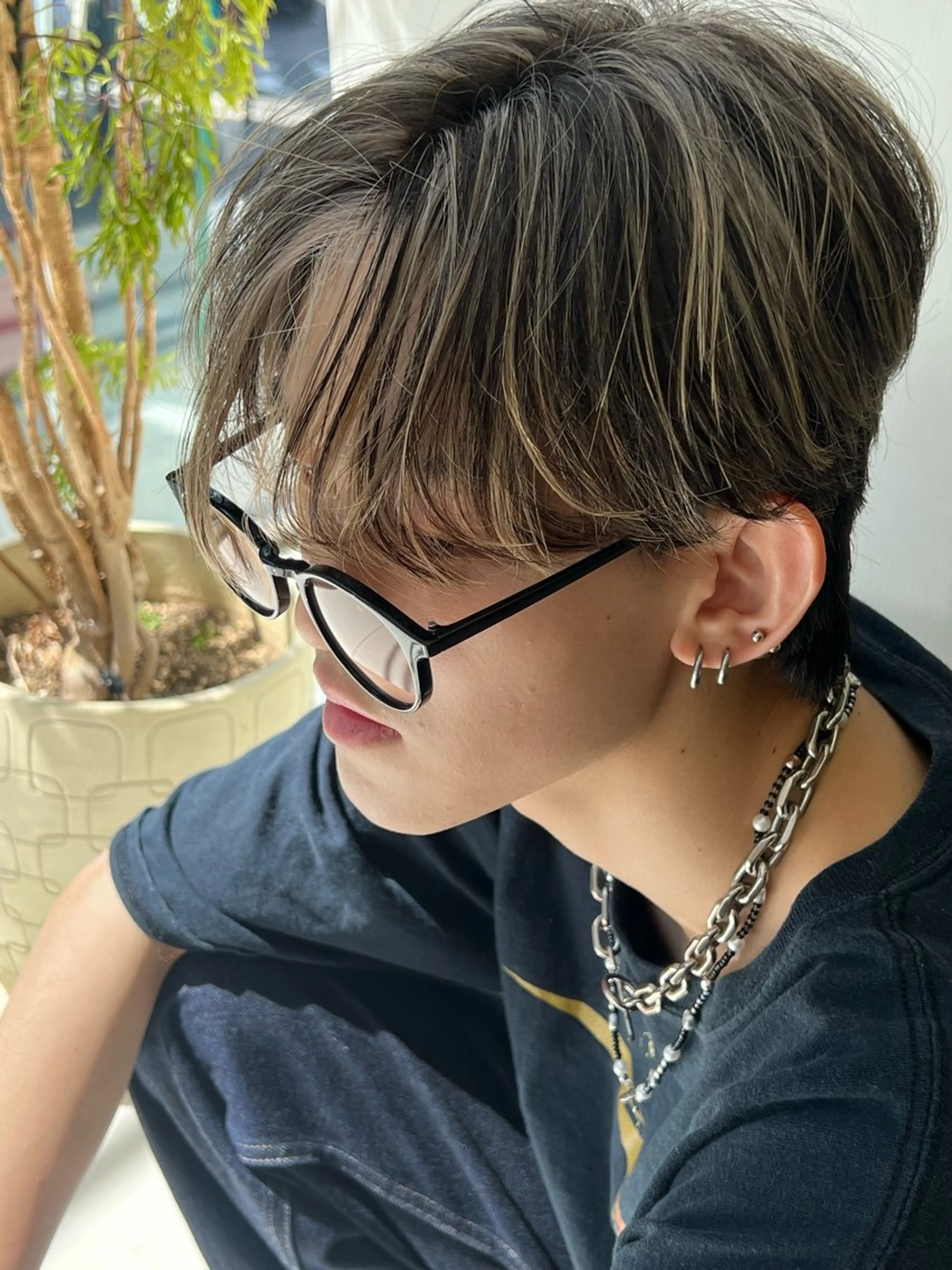 【デザインカラー人気No.1】メンズカット＋ハイライトカラー⚡️👑⚠︎全体カラー別途料金の写真