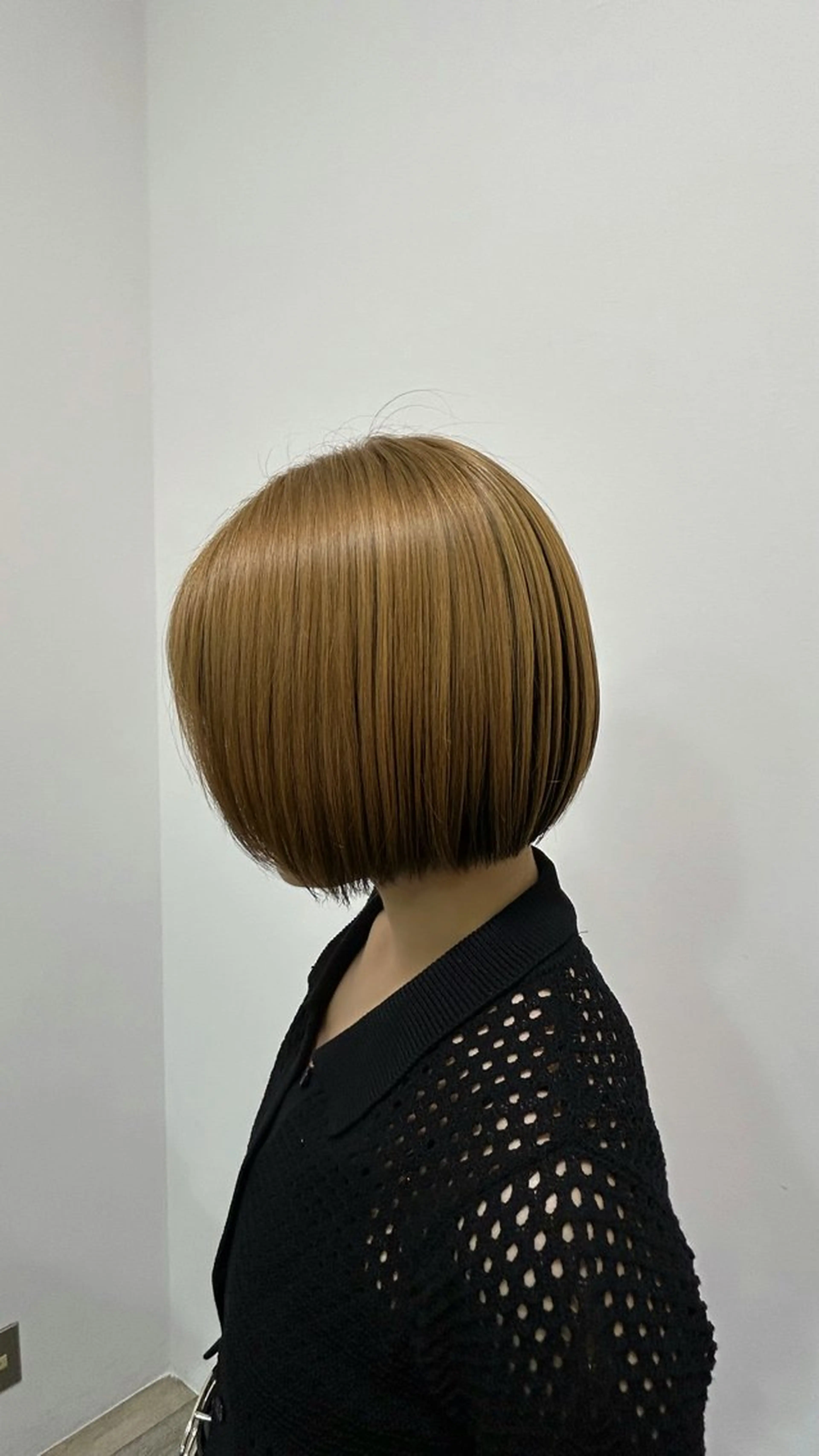 ショート カラー 松井 詩織のヘアスタイル