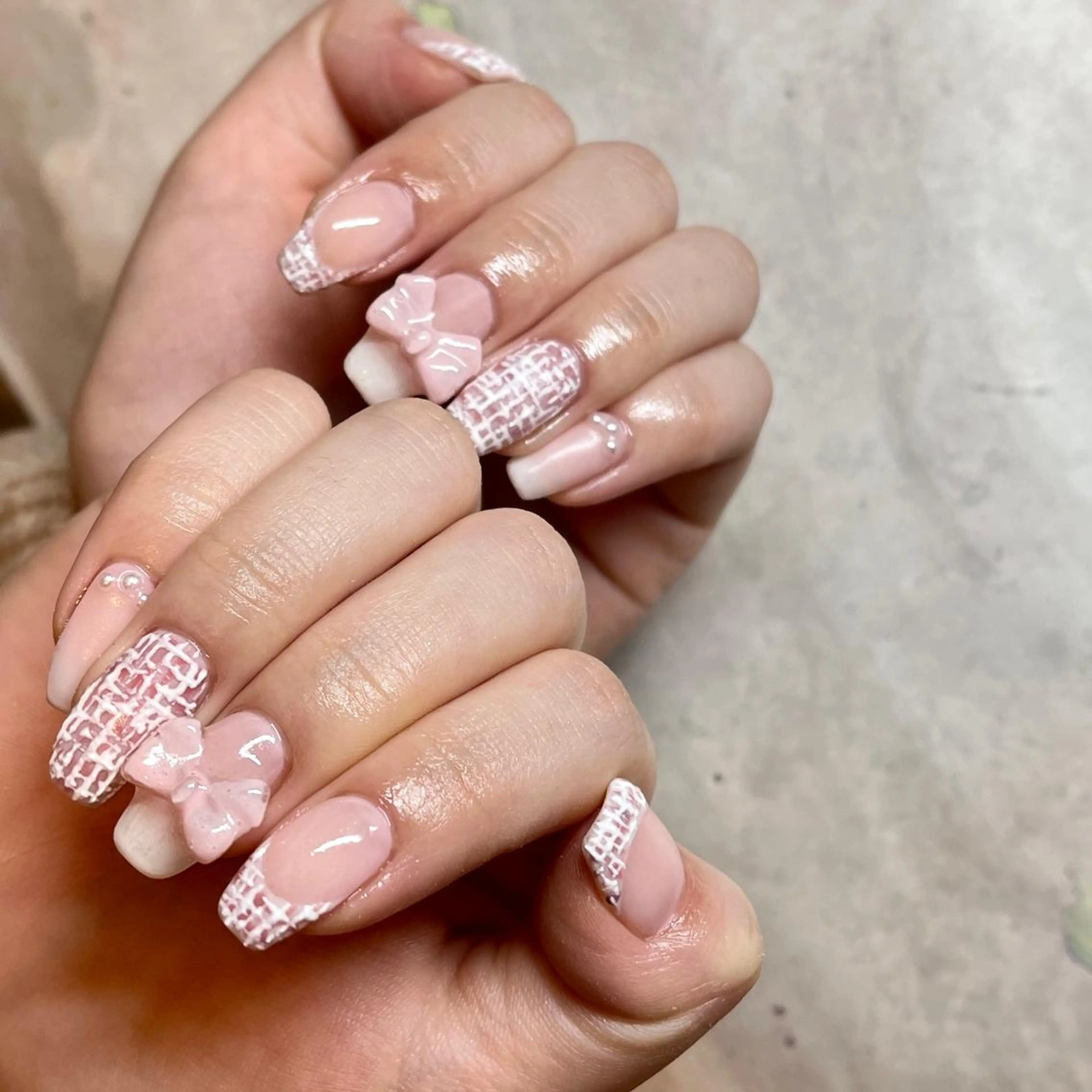 ネイル リボン フリーランス¨̮⃝ ネイリストOKADAのネイルデザイン