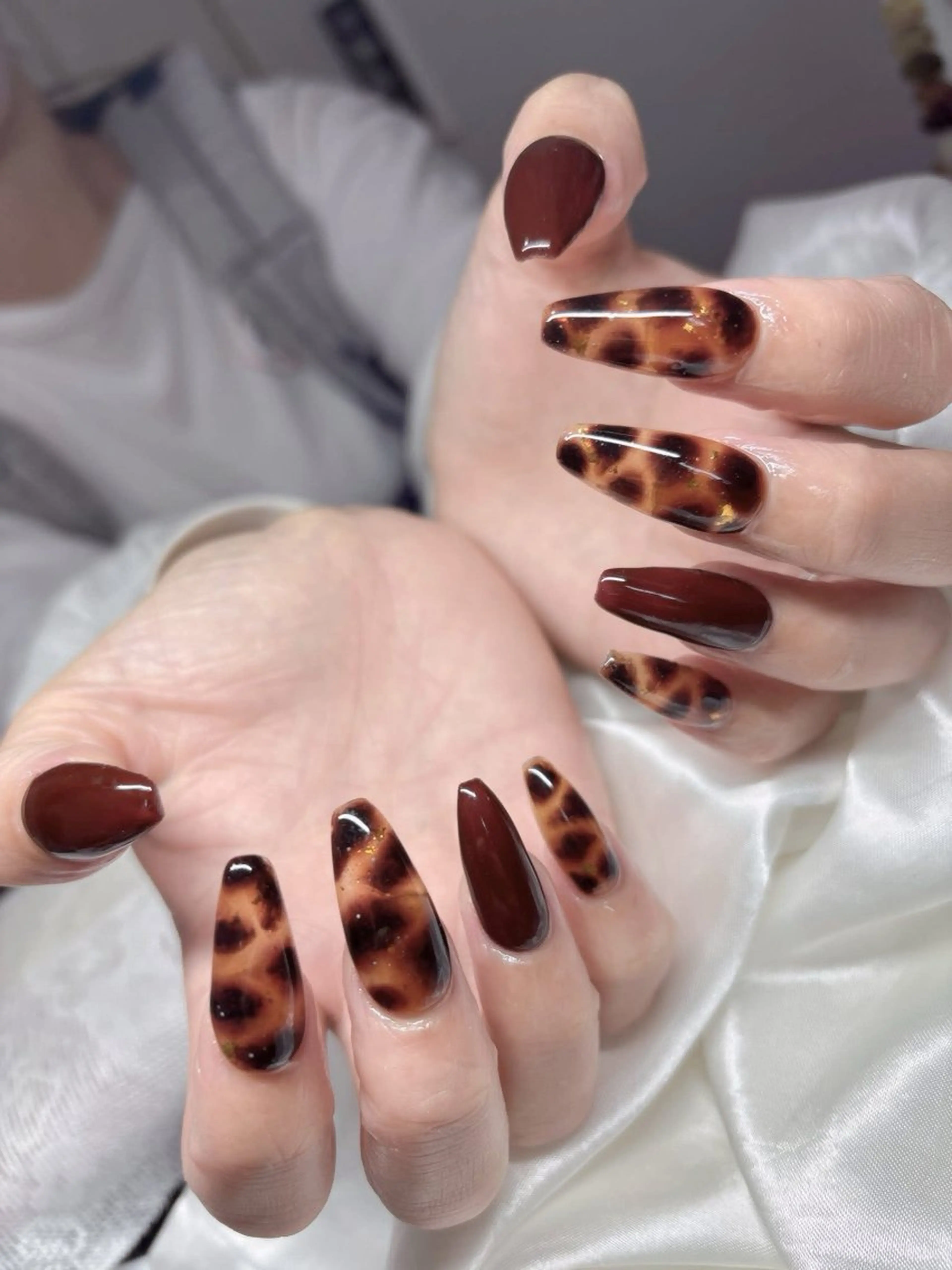 ネイル ボルドー ブラウン チークネイル ドット フットネイル yurinail所属・yuri nail 高田馬場のネイルデザイン