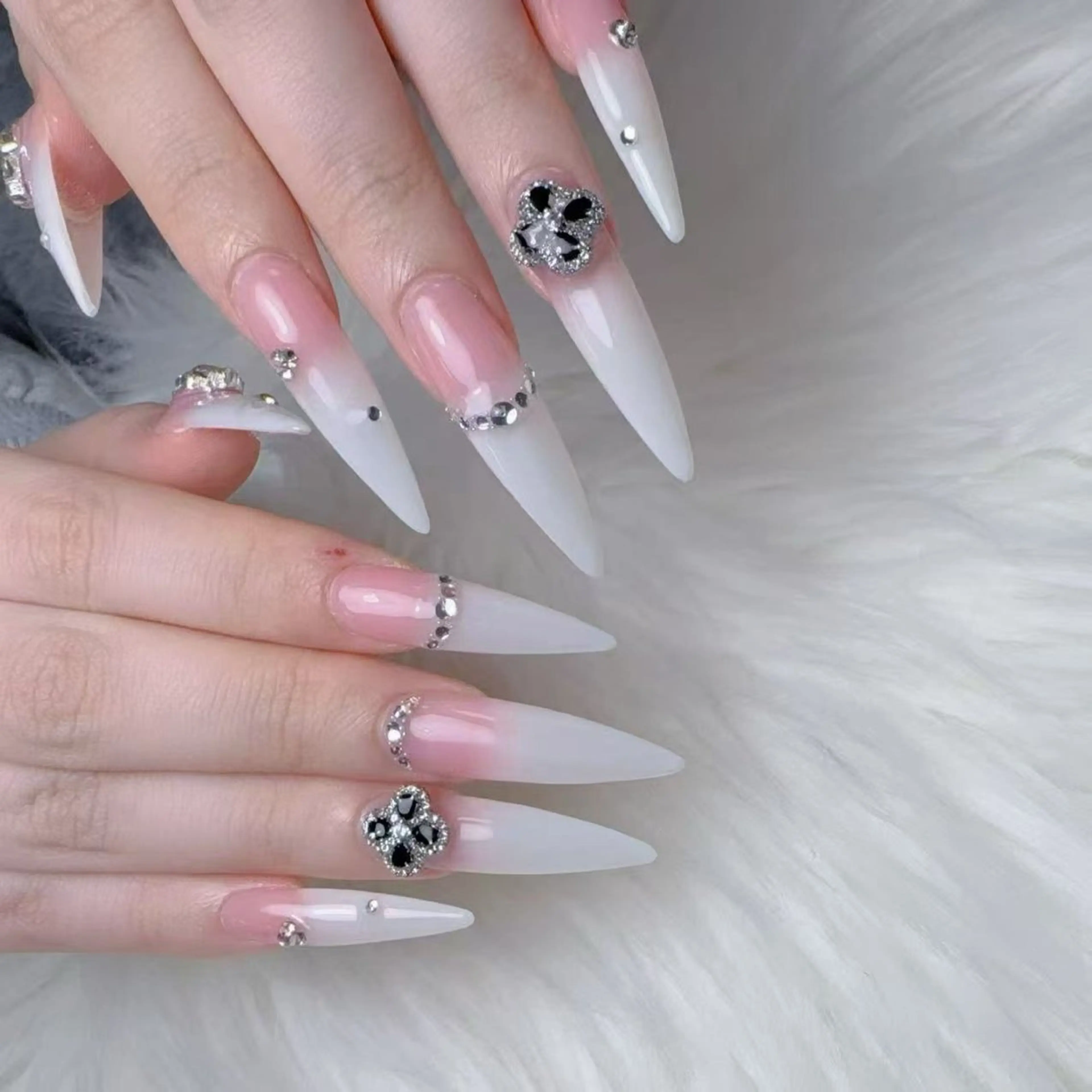 ネイル Moomi nail salonのネイルデザイン