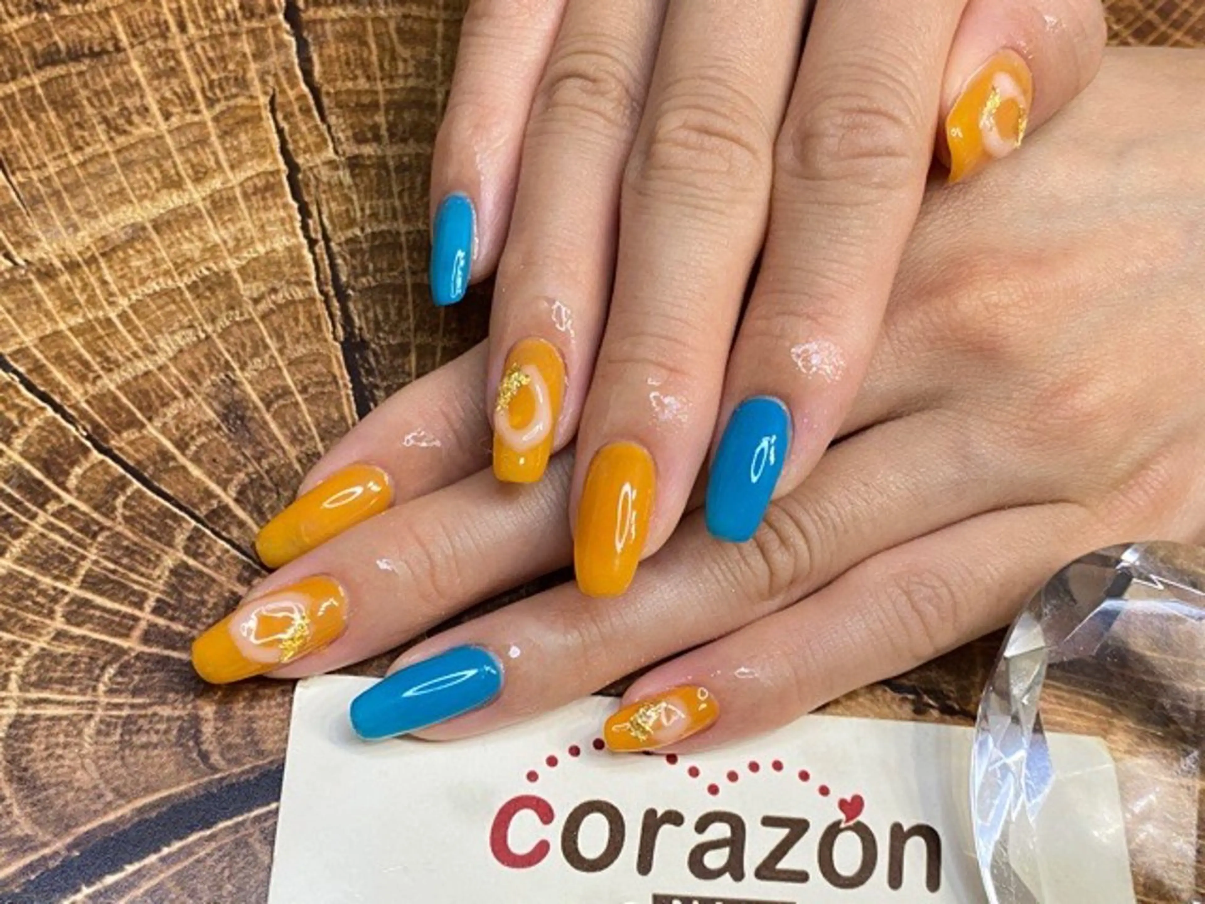 ネイル ブルー ブラウン グリーン ホワイト corazon所属・ネイリスト aicoのネイルデザイン