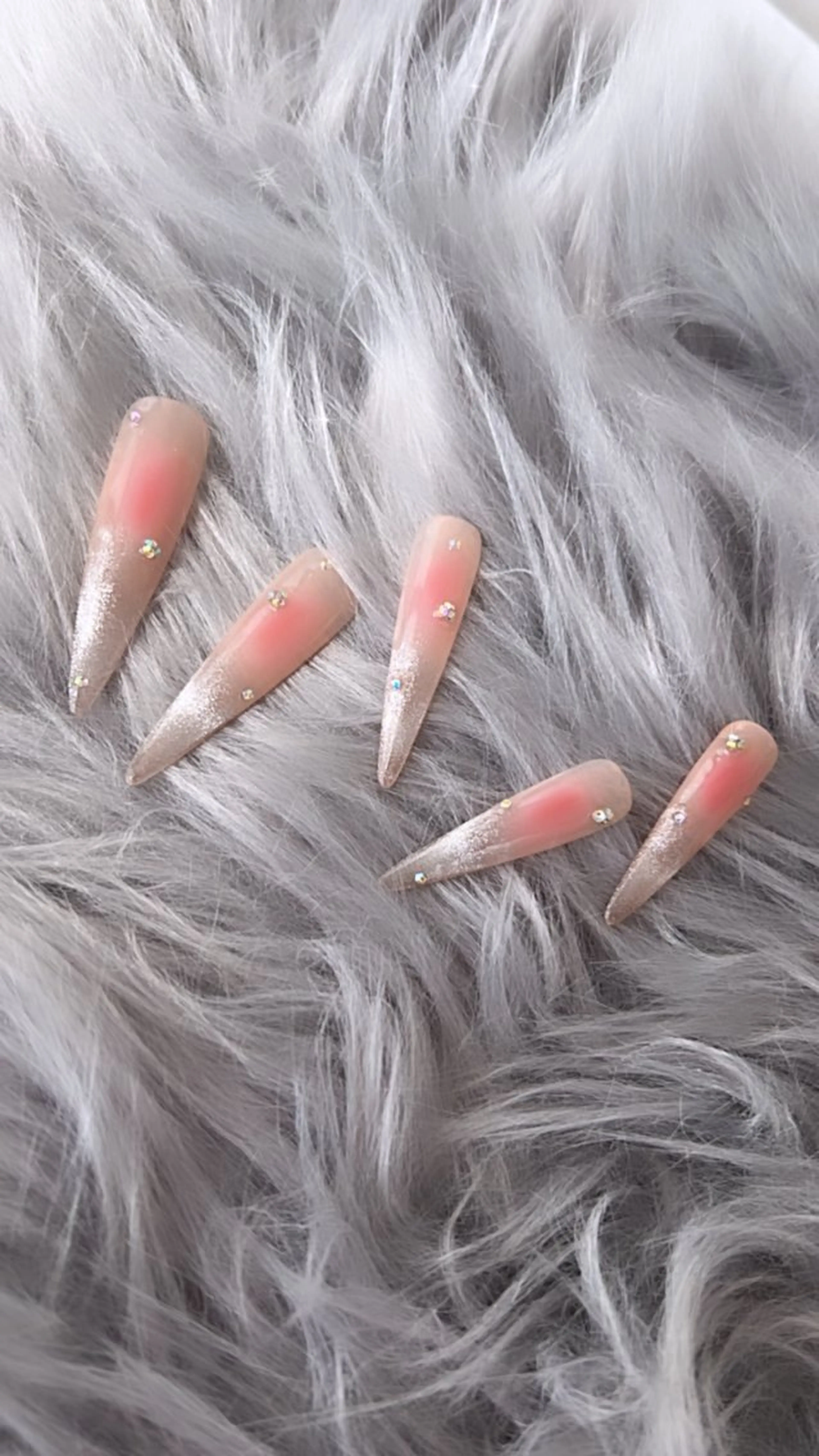 ネイル チークネイル Nail Room Ｒのネイルデザイン