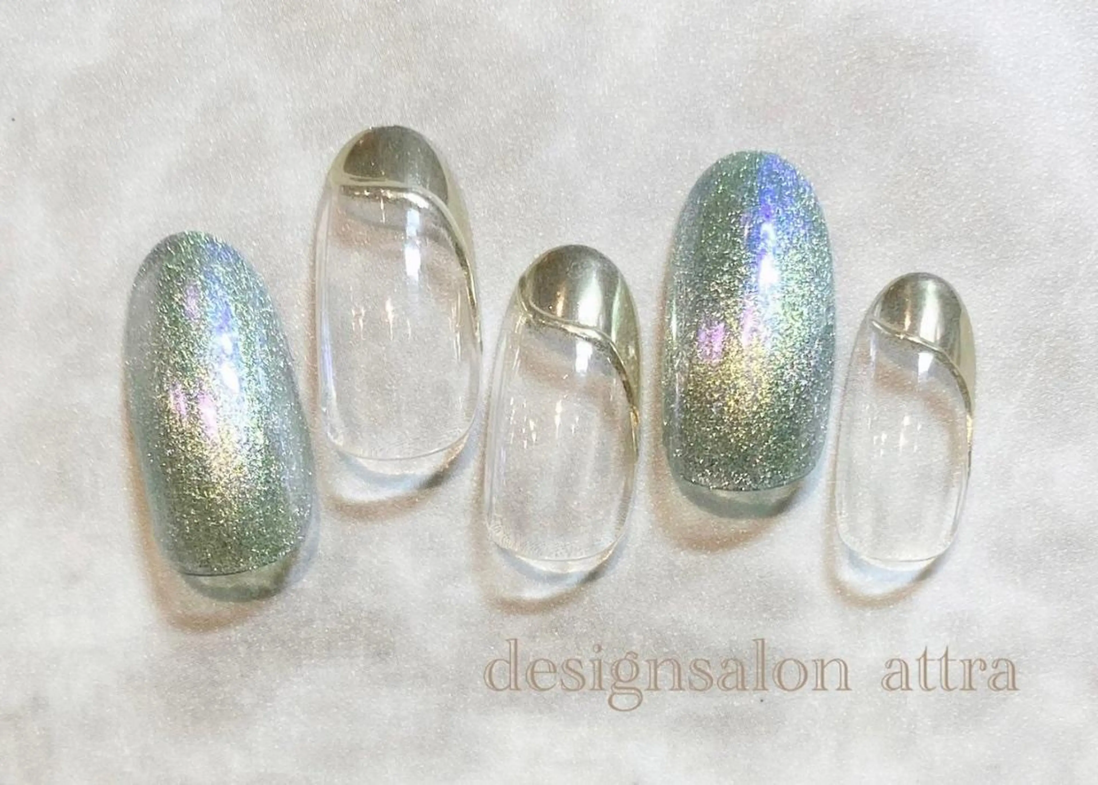 ネイル 根津 綾子のネイルデザイン