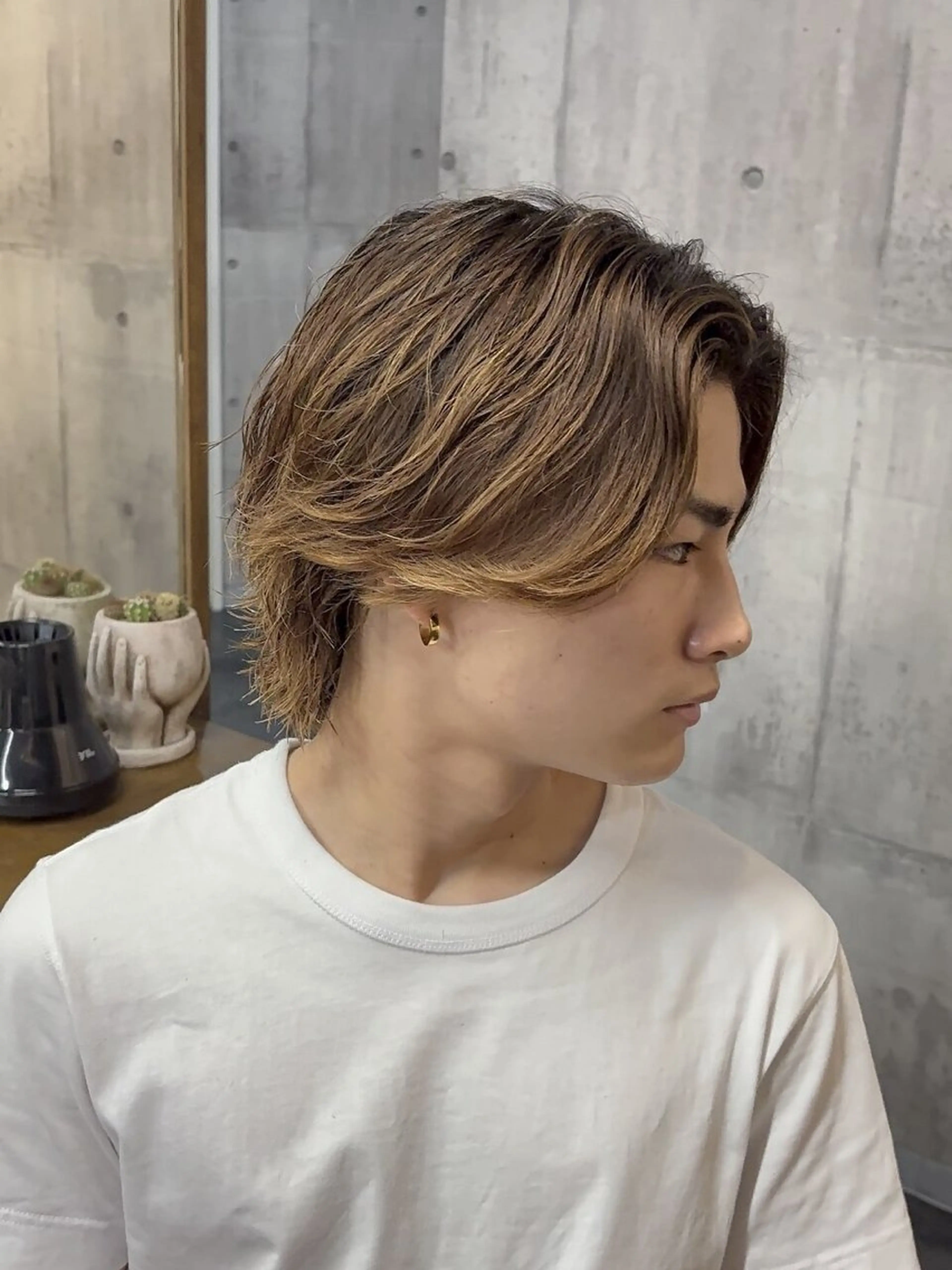 ミディアム パーマ メンズ カット 三谷 仁のヘアスタイル