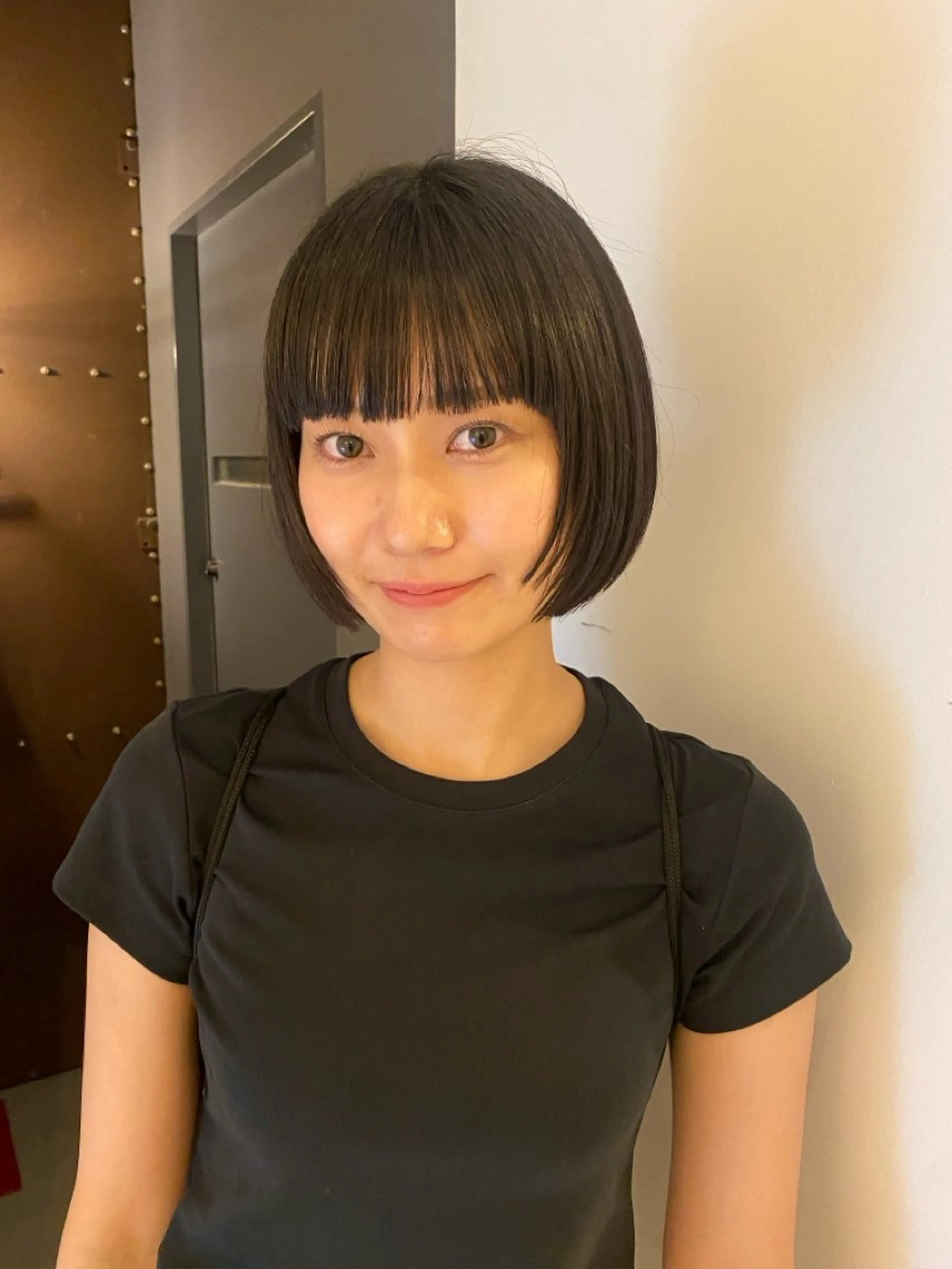 ショート カット みやけ ひなのヘアスタイル