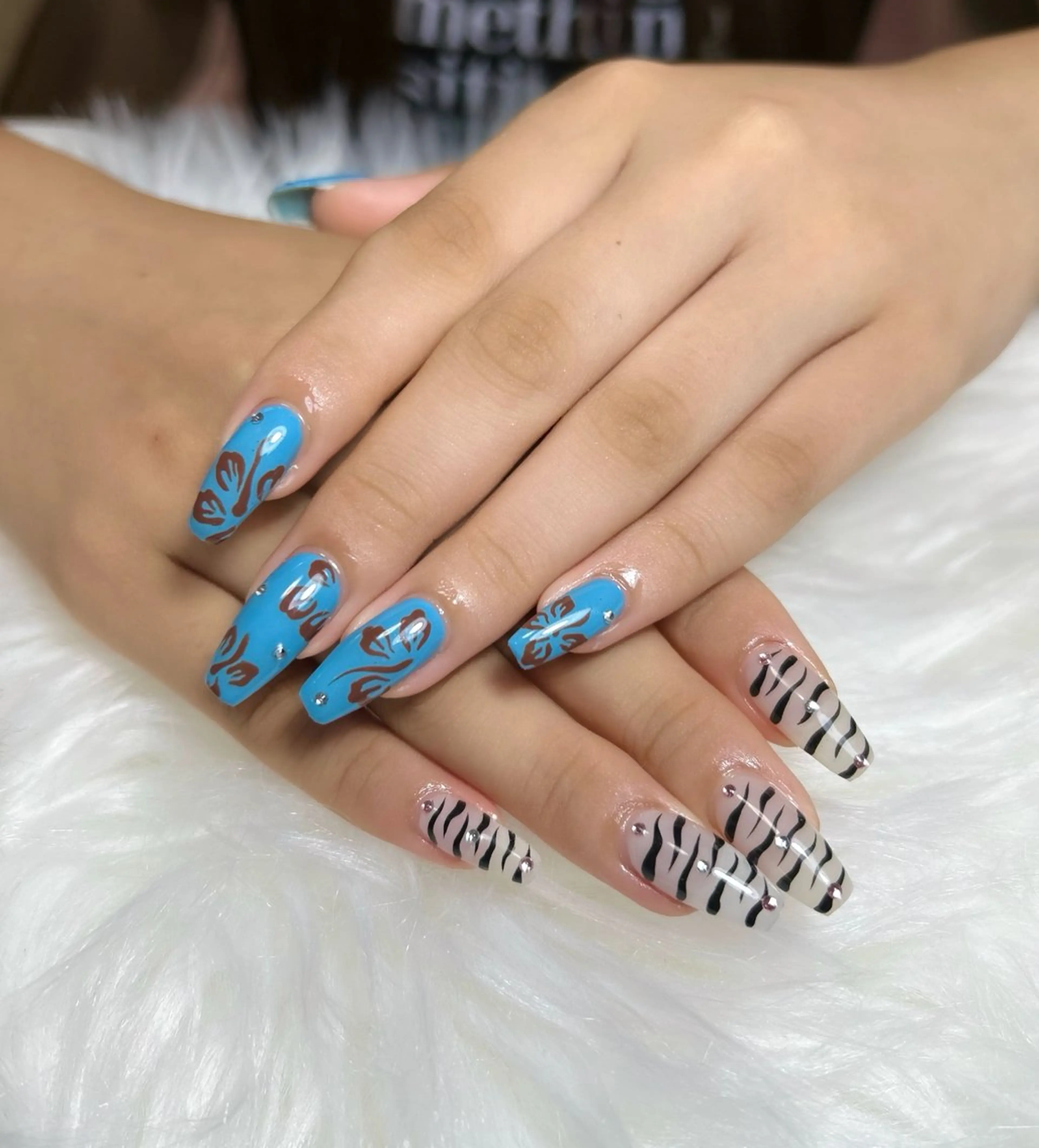 ネイル アートネイル オーロラネイル チークネイル 長さ出し フットネイル Chan nailsのネイルデザイン