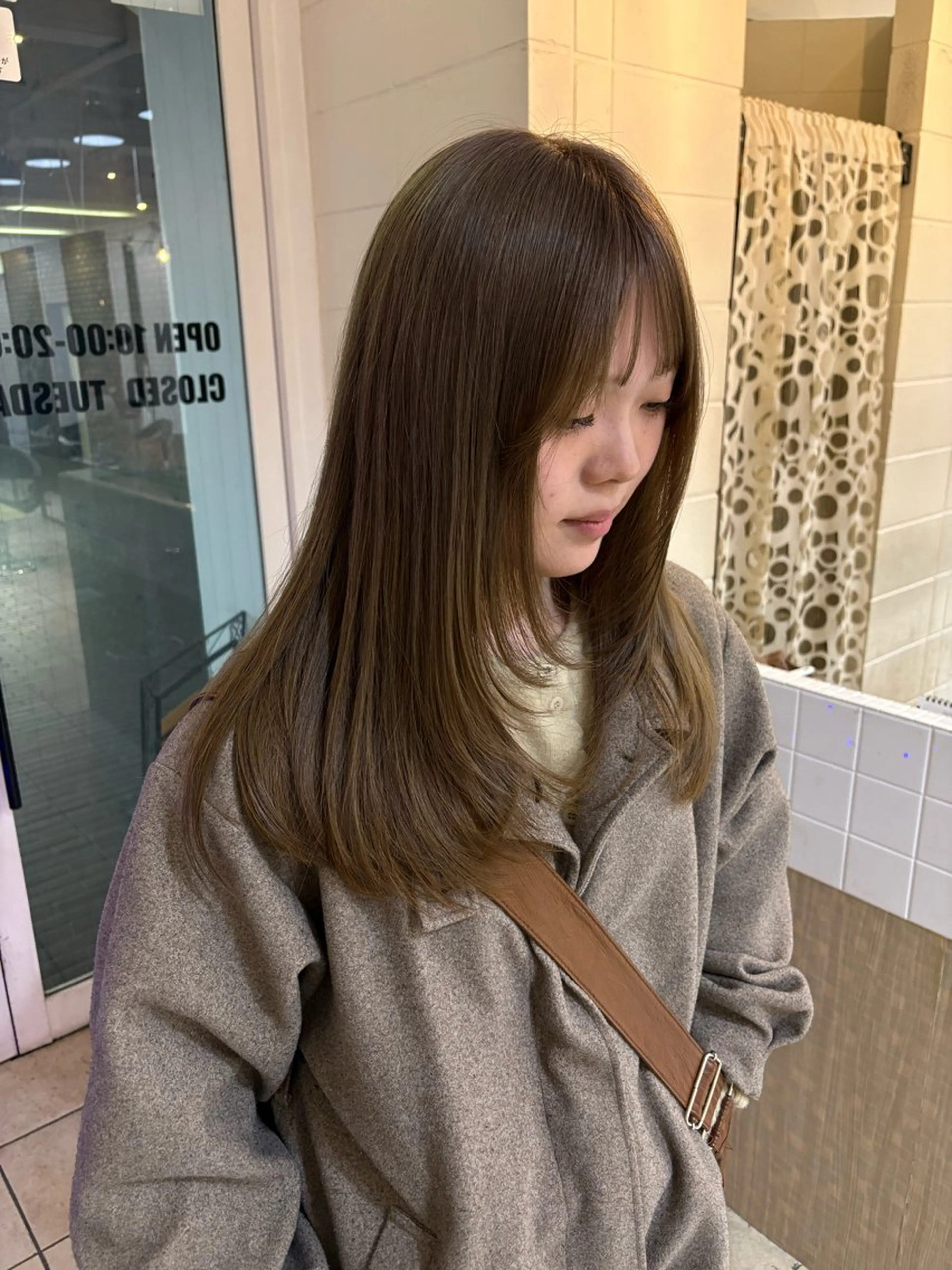 ロング カラー ヘアカラー トリートメント スズキ ユウナのヘアスタイル