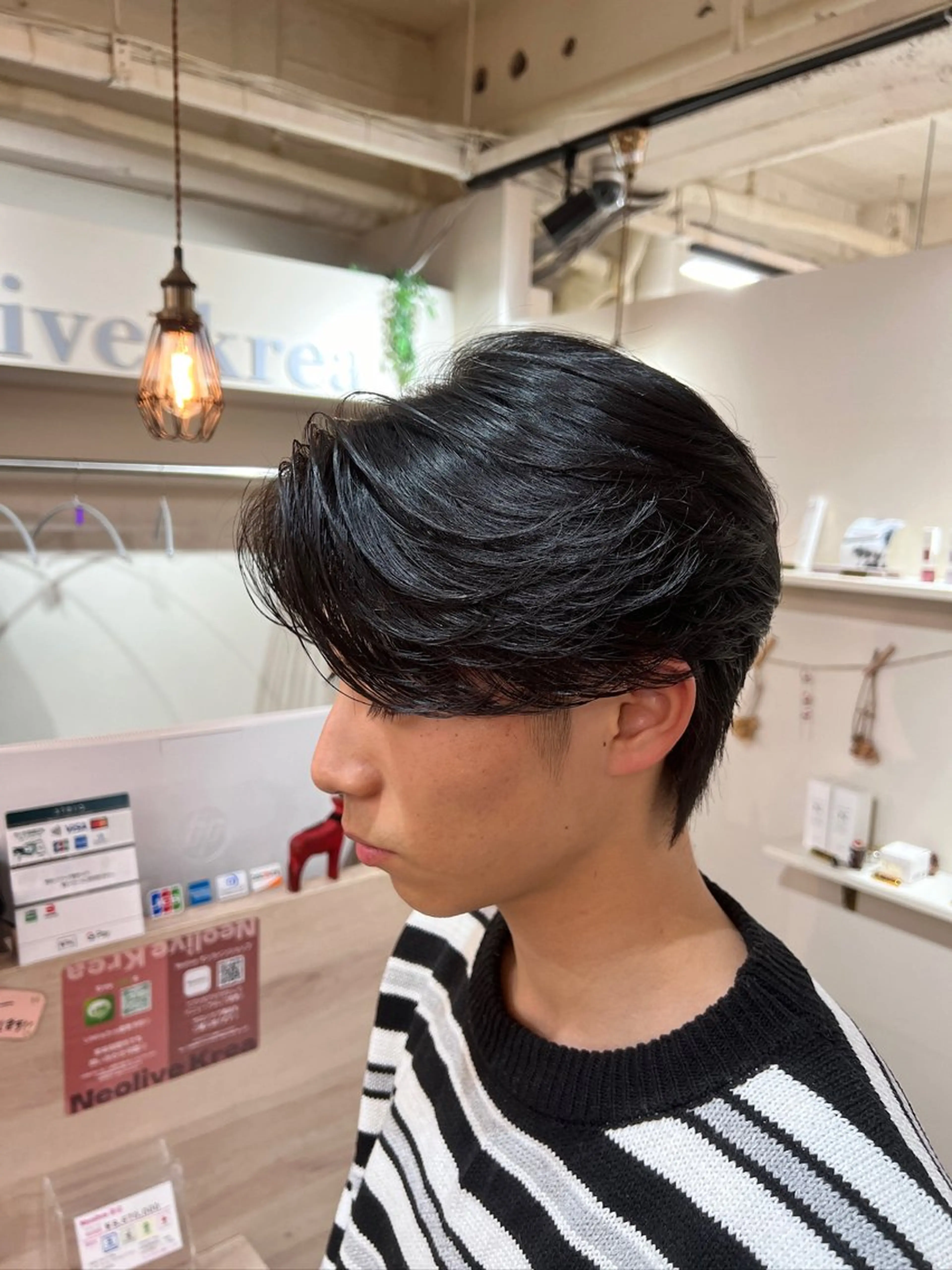 ミディアム パーマ メンズ ミディアムパーマ センターパート メンズ韓国風 メンズパーマ 韓国風ヘア カット パーマ メンズカットパーマ ✂️ JOYAのヘアスタイル