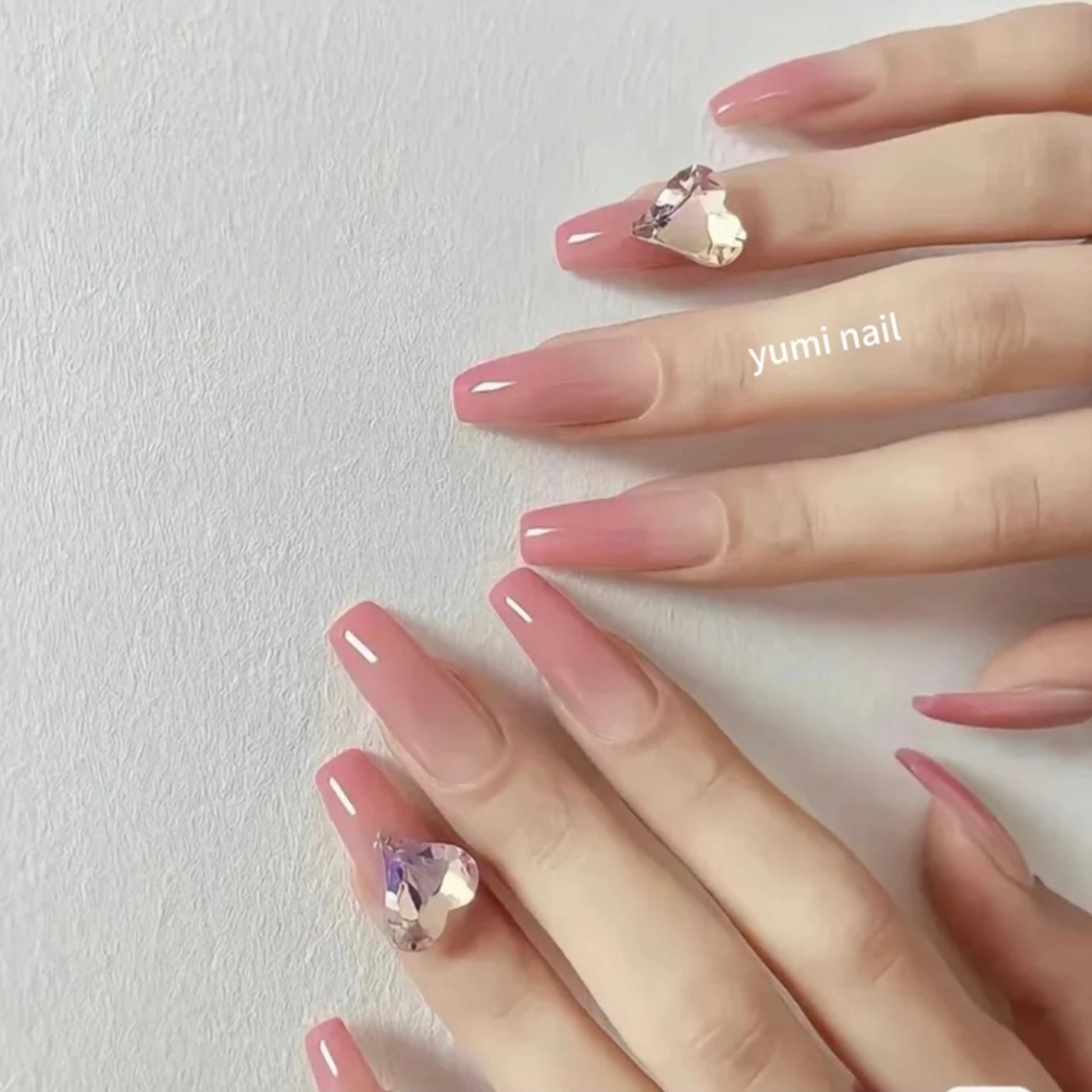 ネイル 𝐲𝐮𝐦𝐢🎀 長さ出しデザイン専門のネイルデザイン