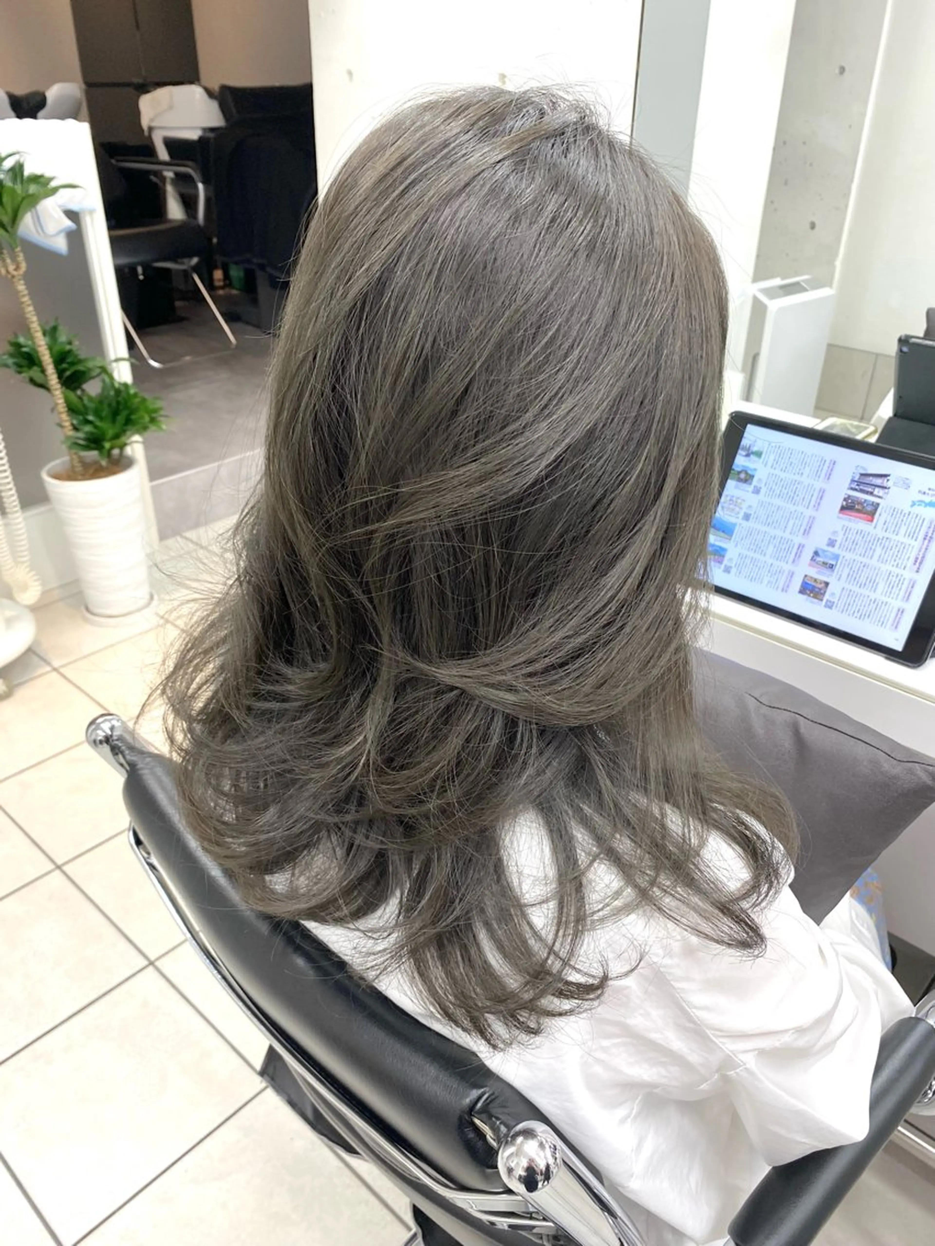 セミロング TONI&GUY   EBISU所属・星野 菜月のヘアスタイル