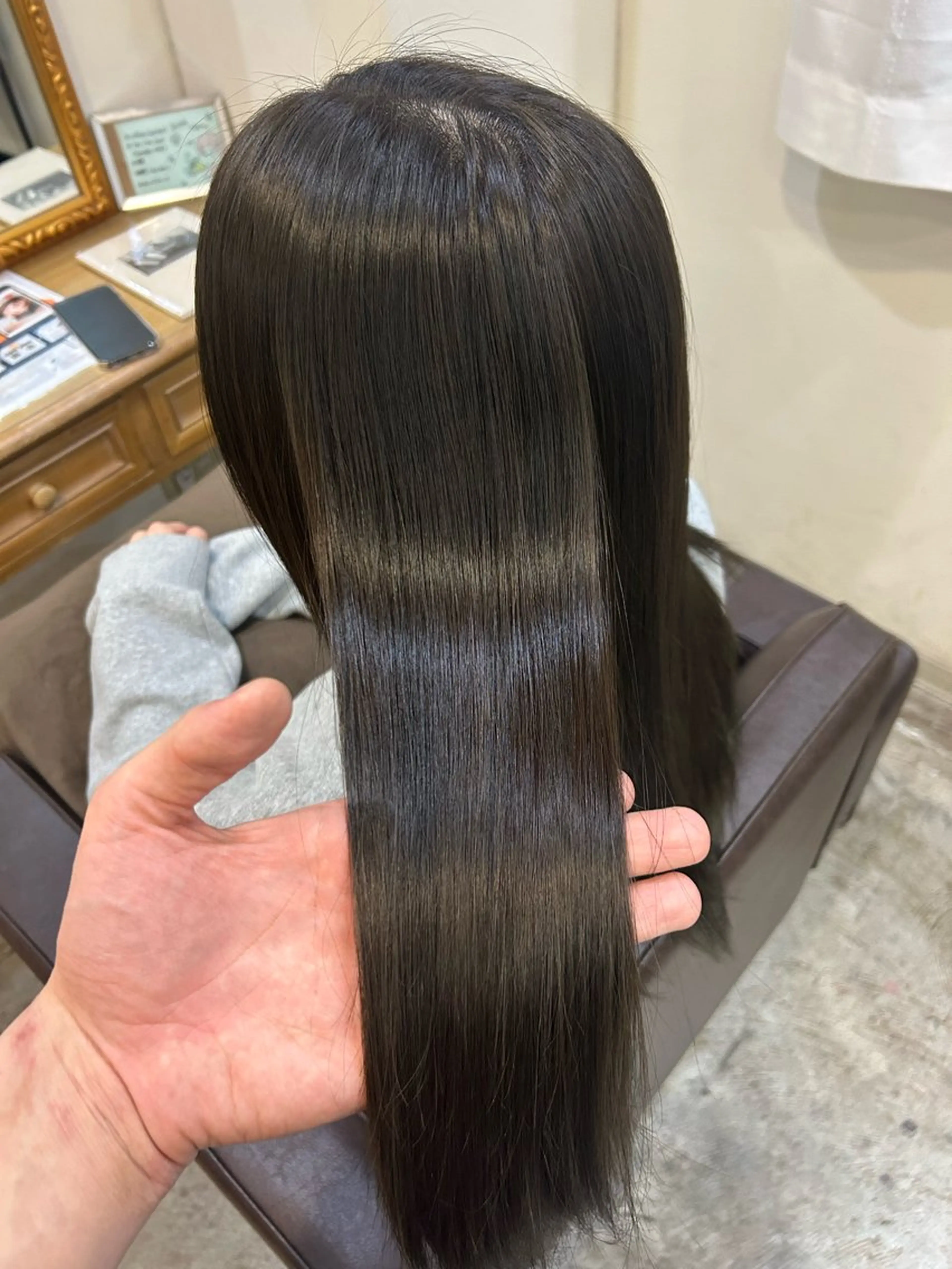 ミディアム カラー カット 縮毛矯正 トリートメント 小澤 一稀のヘアスタイル