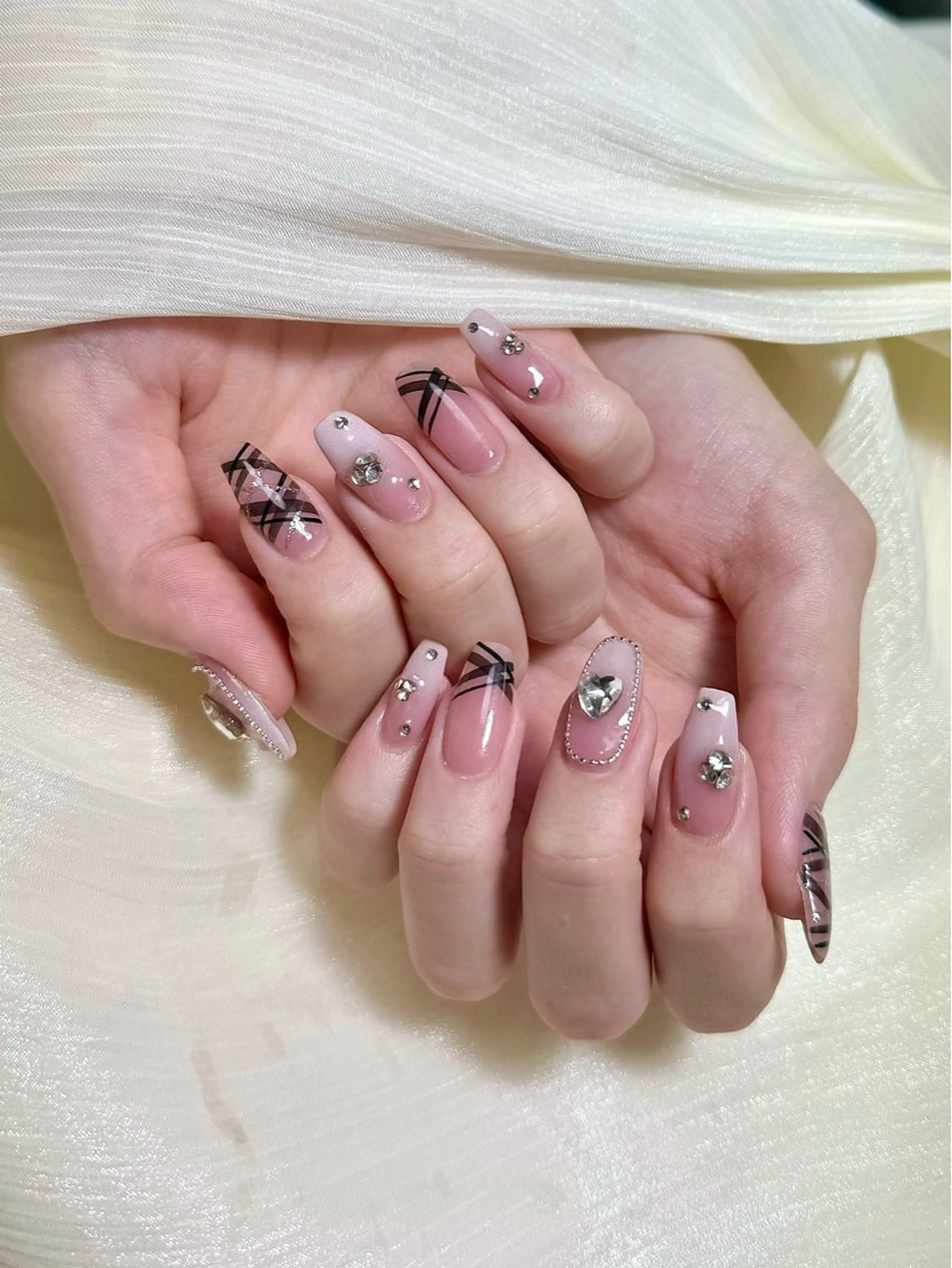 ネイル ハンドネイル 🎀 NaNa_nailのネイルデザイン