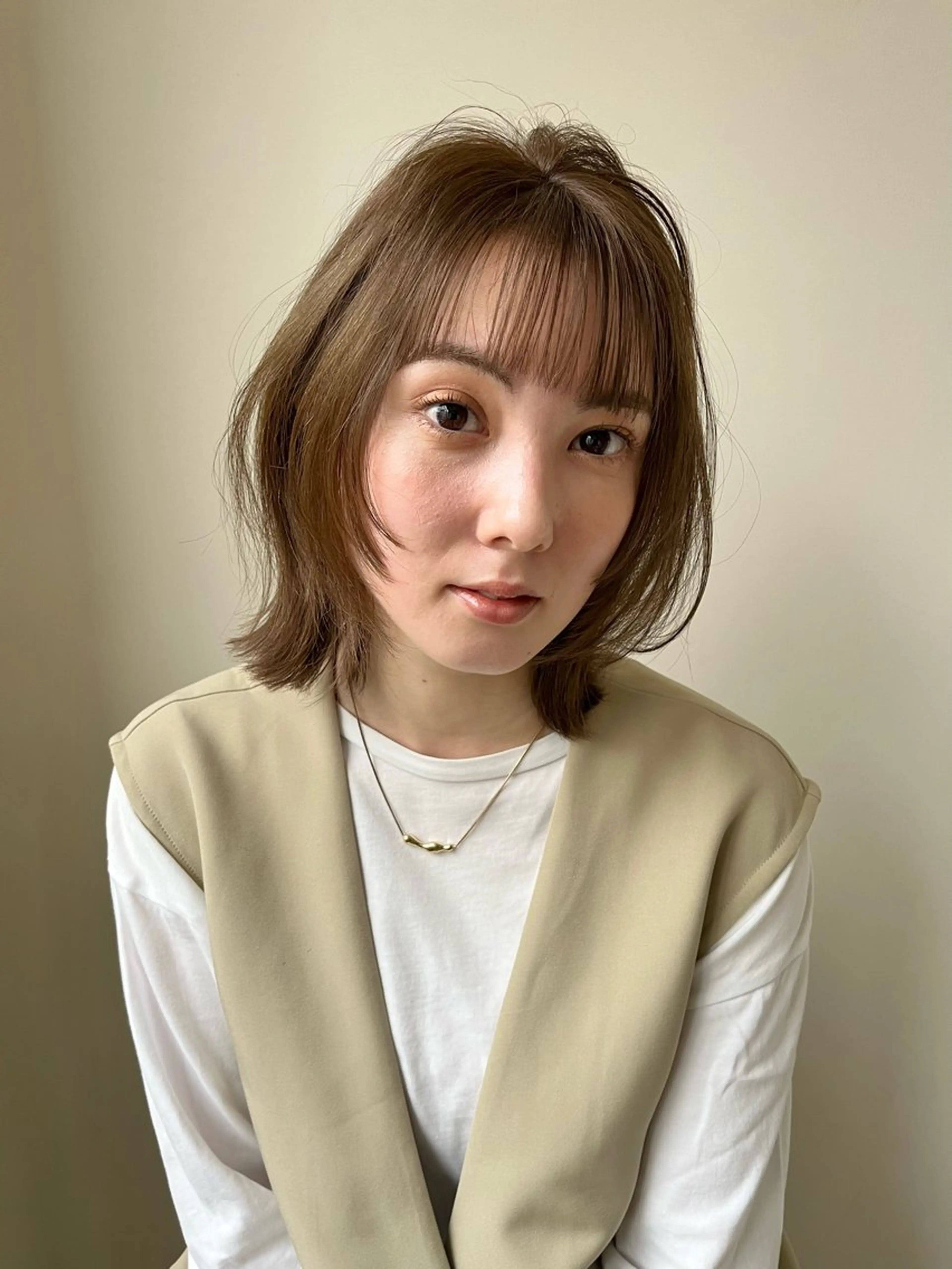 ミディアム カラー 顔まわりレイヤー レイヤーカット カット ヘアカラー トリートメント サソウ ユリエ🥥のヘアスタイル