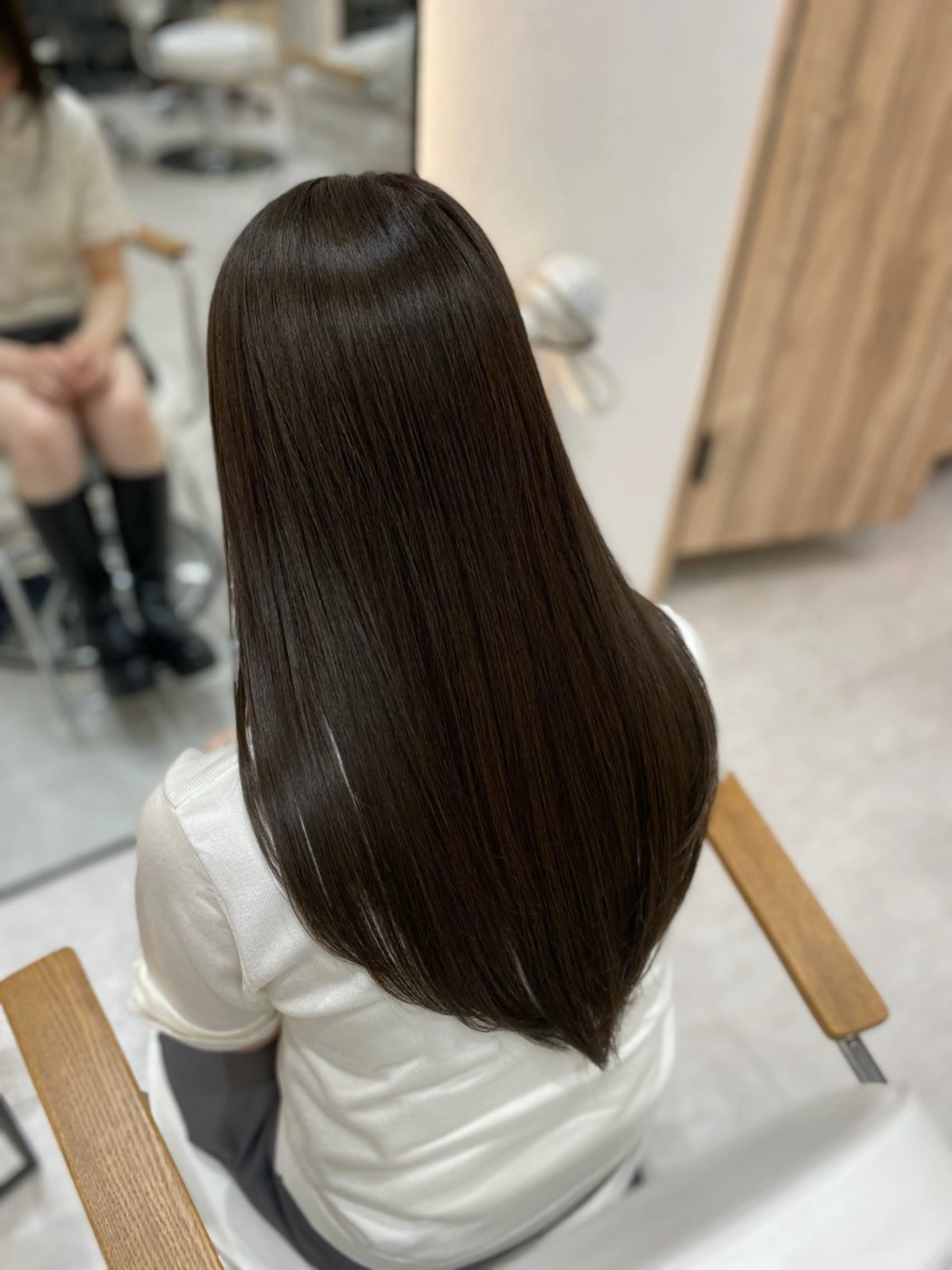 ロング カラー グレージュ オリーブグレージュ オリーブグレー レイヤーカット カット ヘアカラー トリートメント 艶髪・透明感カラー・ 韓国ヘア・Yuriのヘアスタイル