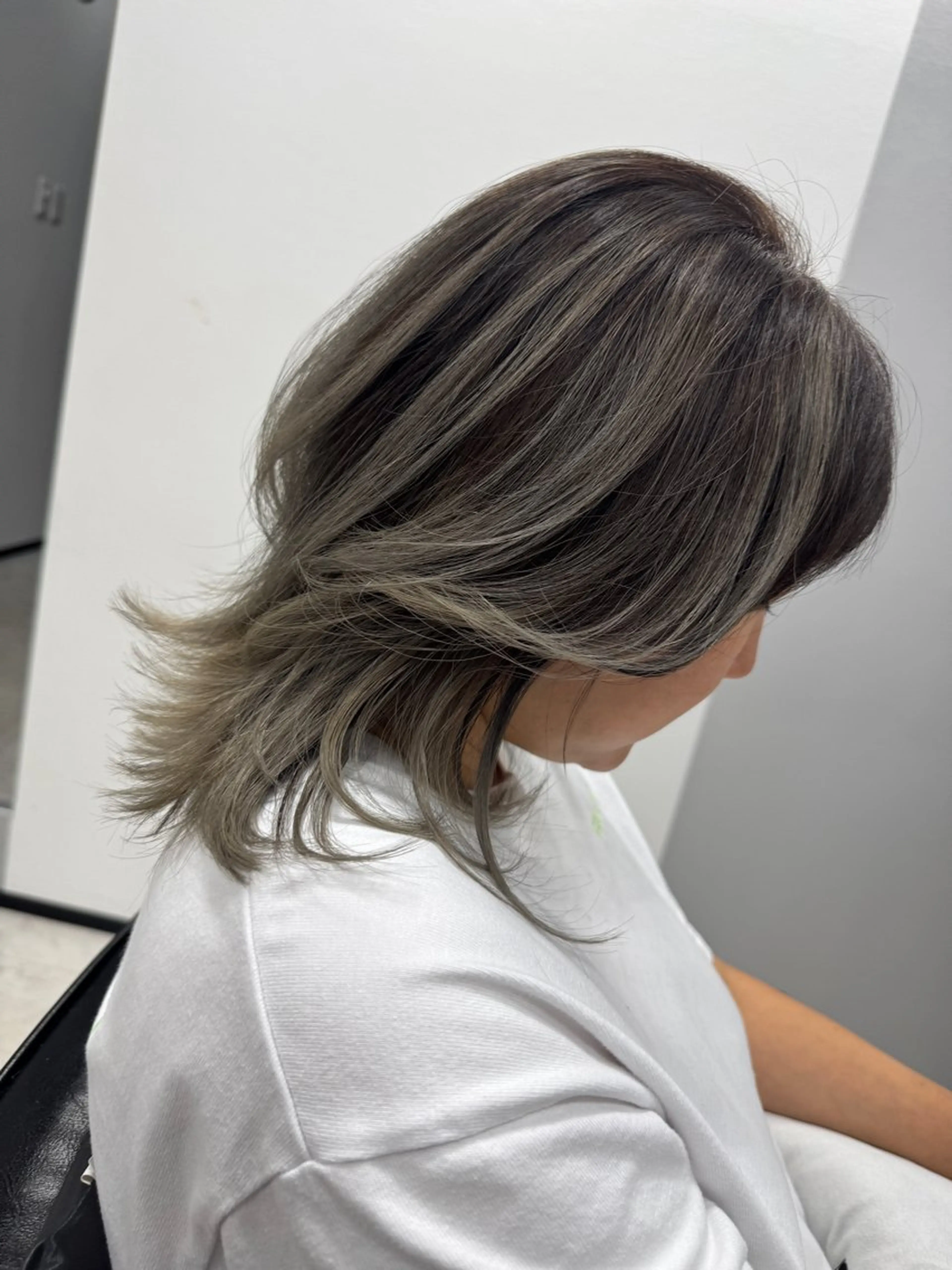 ミディアム カラー バレイヤージュ レイヤーカット カット ヘアカラー トリートメント ヒラガカナ▼ ECLAT HAIRのヘアスタイル