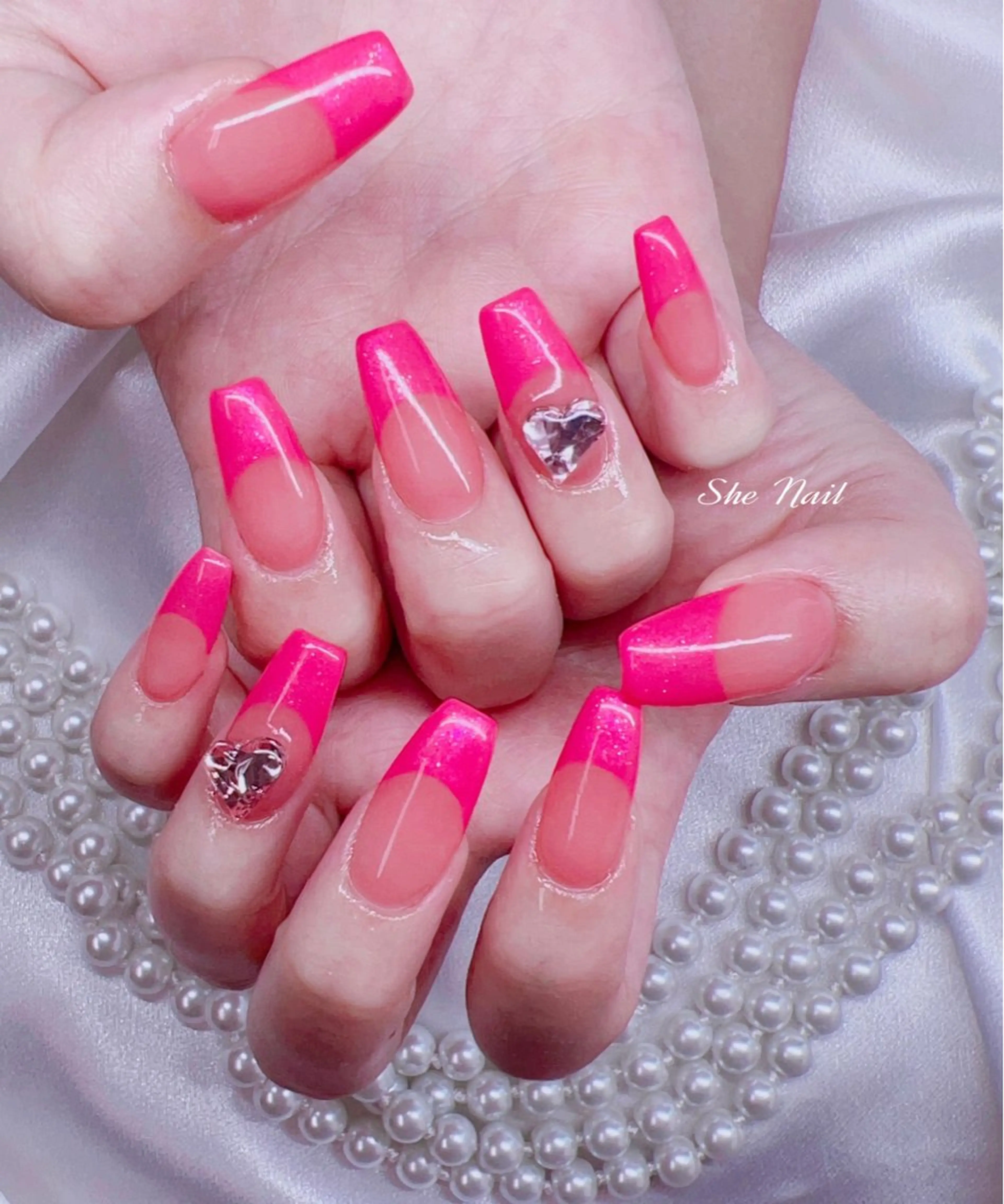 ネイル チークネイル 長さ出し フレンチネイル キラキラネイル マグネットネイル ハンドネイル She   Nail所属・ISA_ BELLAのネイルデザイン