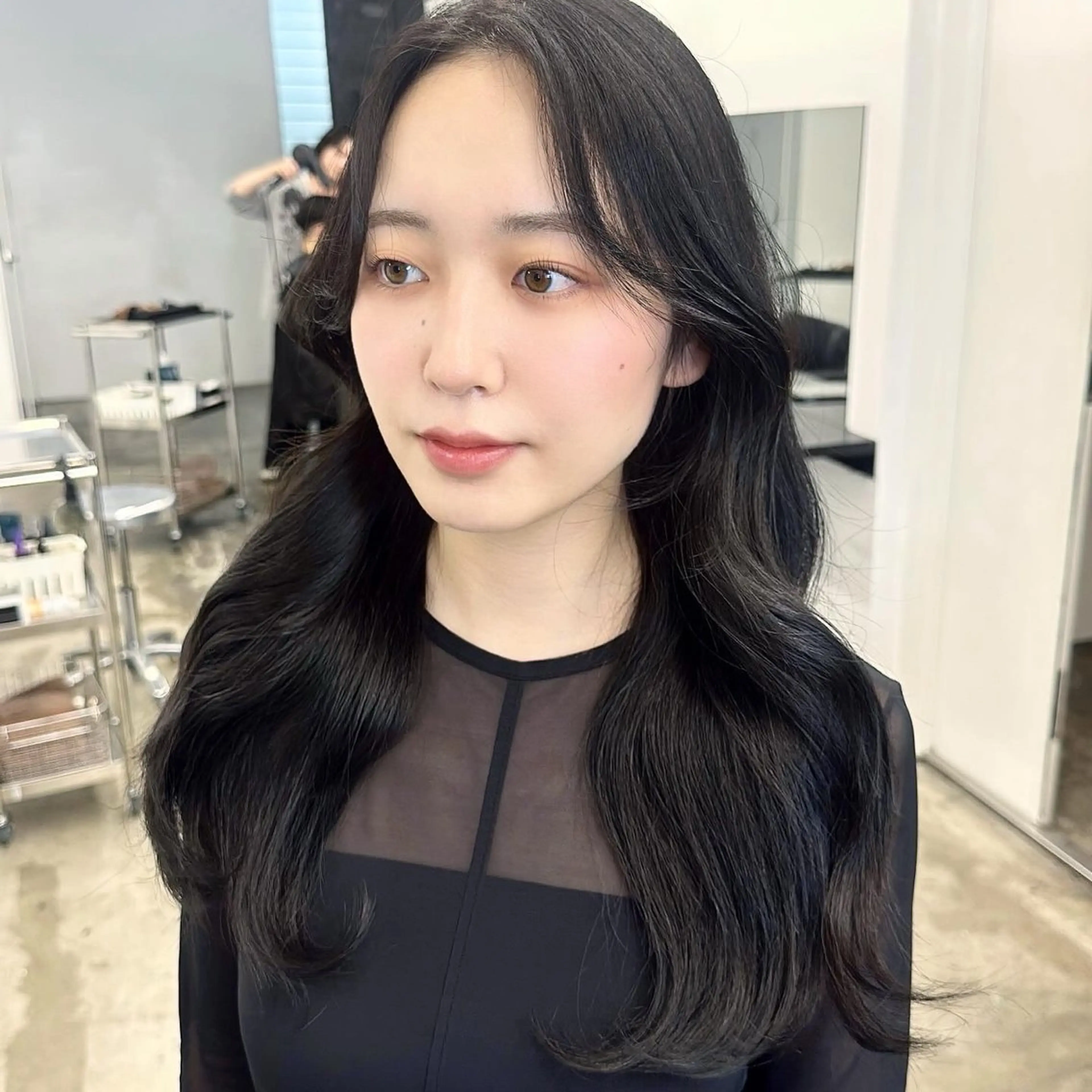 セミロング くびれヘア レイヤーカット 🎀ツヤ髪/韓国 ヘアミカ🎀のヘアスタイル