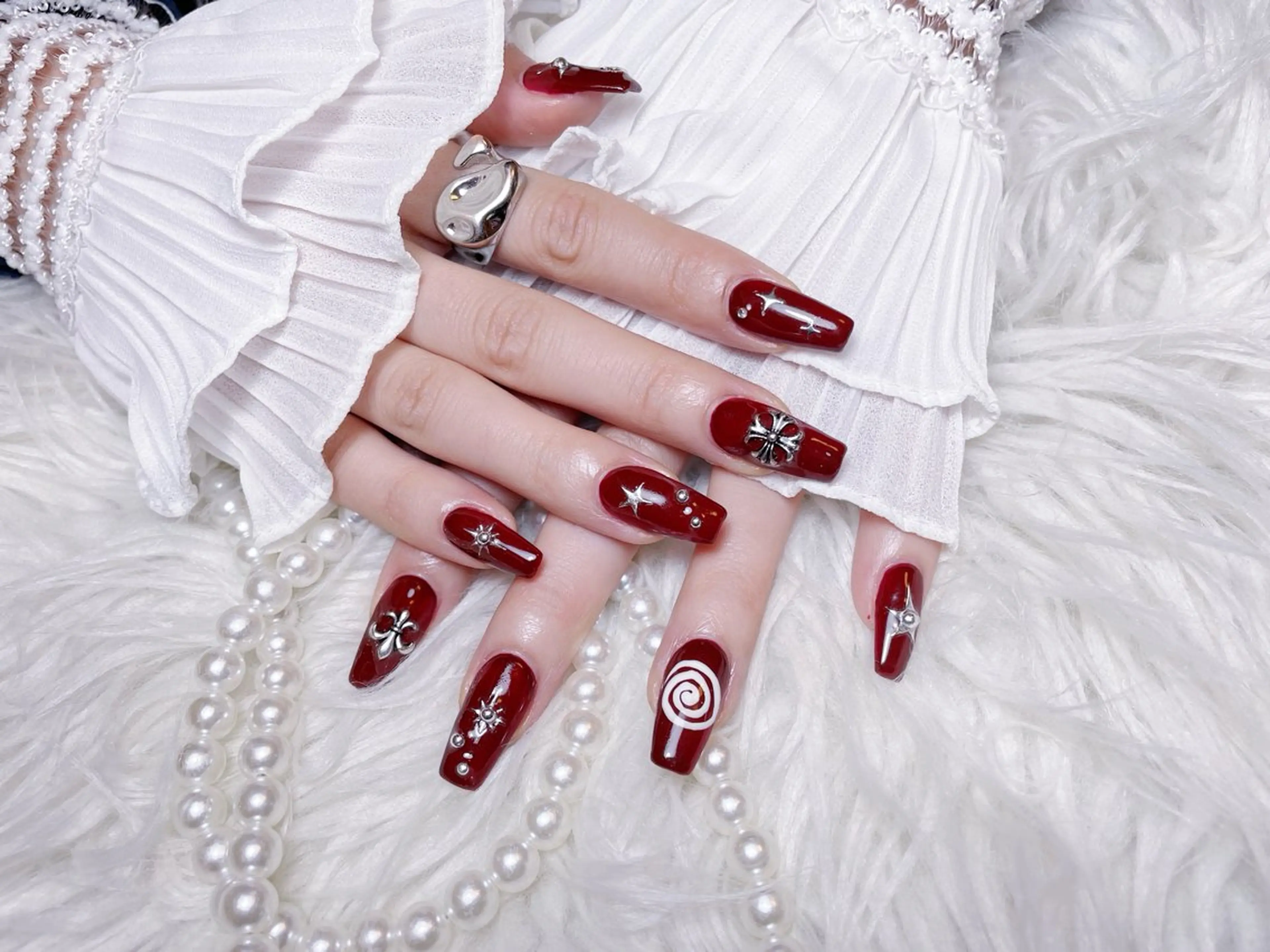 ネイル チークネイル 長さ出し フラワーネイル フレンチネイル ガーリー ハンドネイル NEW NAIL所属・NEW NAIL 池袋のネイルデザイン