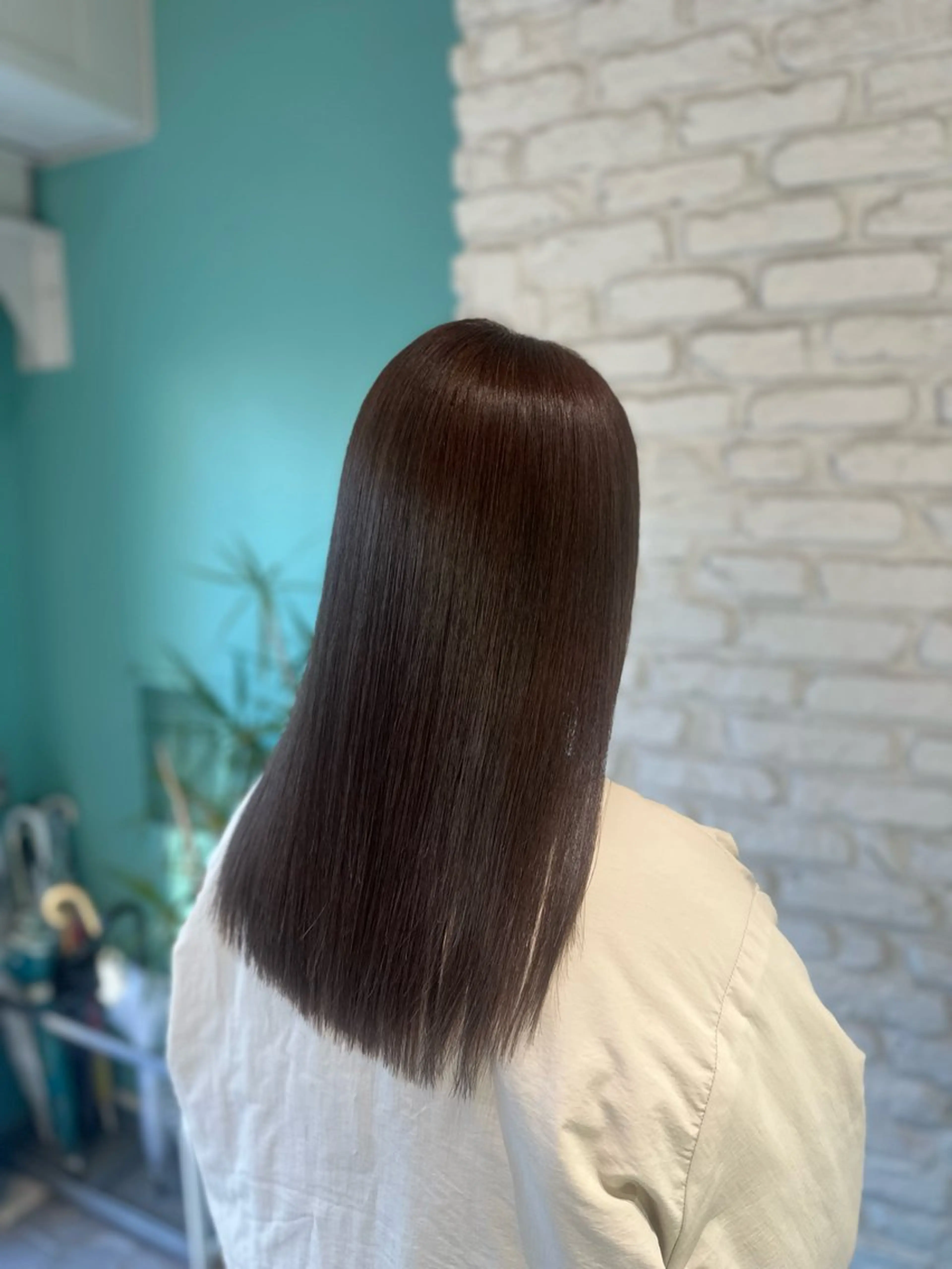 セミロング カラー ブラウンカラー オリーブブラウン ヘアカラー トリートメント LeeHorie MIUのヘアスタイル