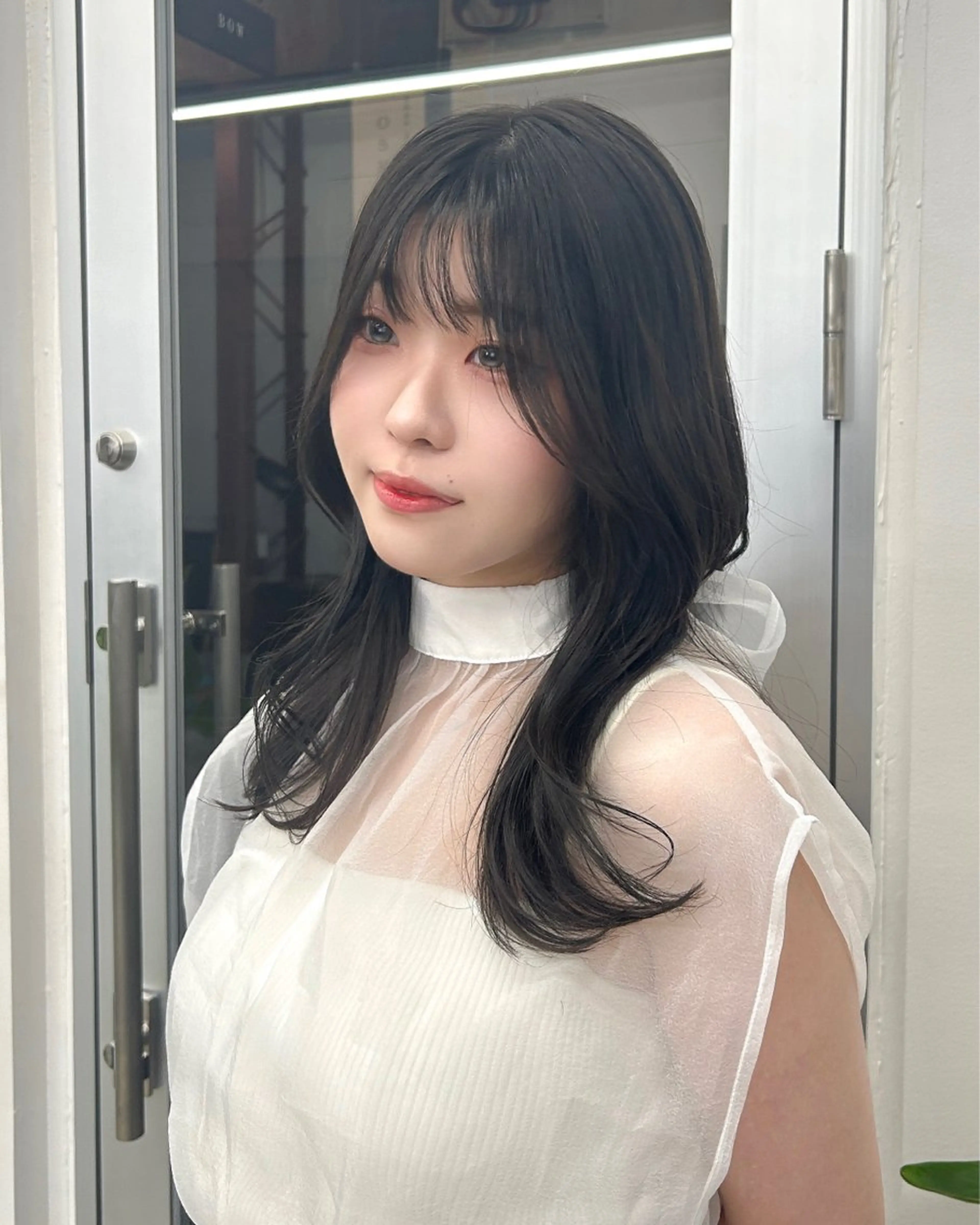 セミロング カラー アッシュ オリーブアッシュ Lien by kiitos所属・韓国ヘア×レイヤー カット/上田丈也のヘアスタイル