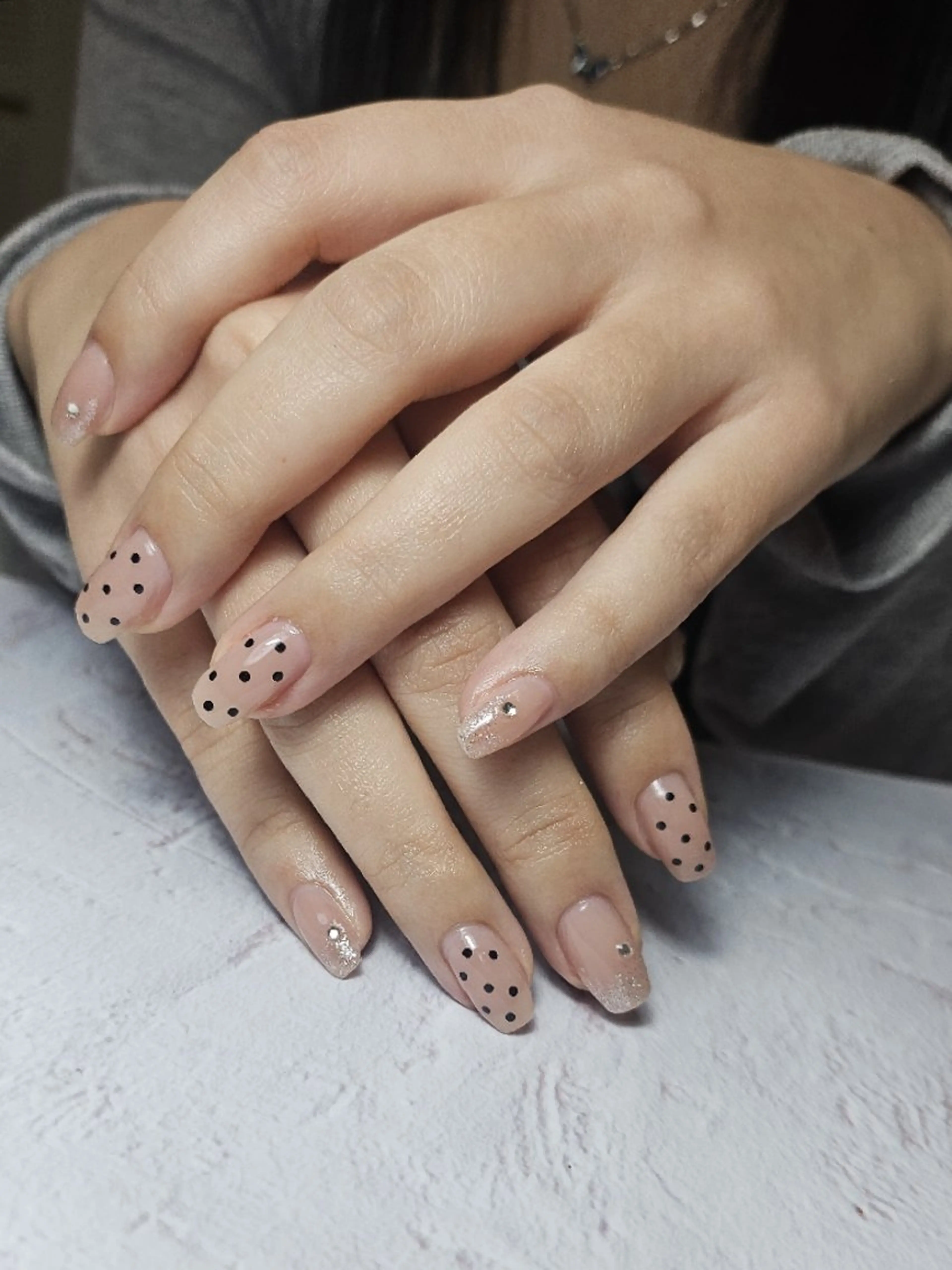 ネイル ドット フラッシュネイル ガーリー ラメ(グリッター) オフィスネイル ハンドネイル Noah'snail   のネイルデザイン