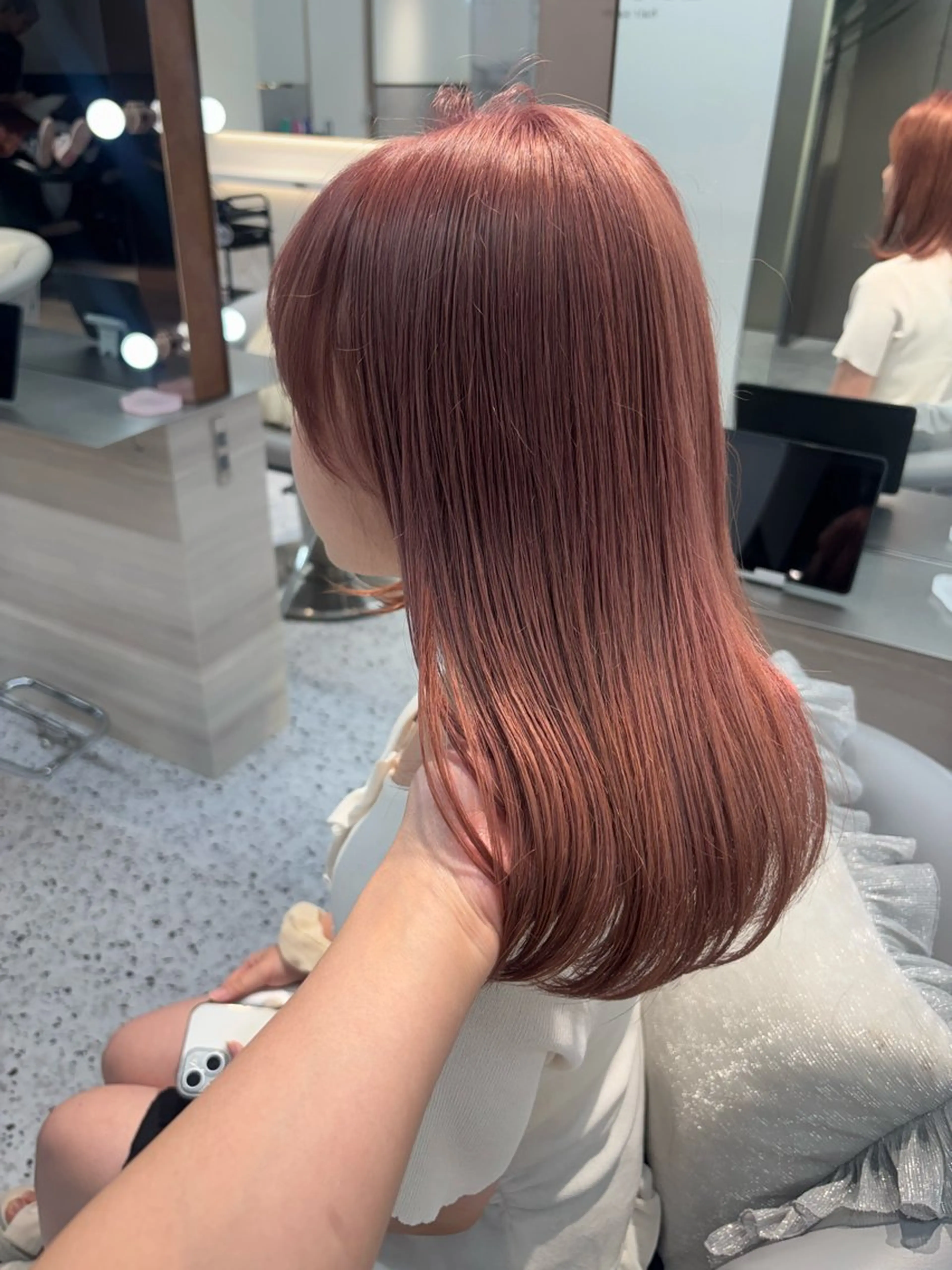 ミディアム ヘアカラー rina／ベージュ ワンホン/韓国ヘアのヘアスタイル