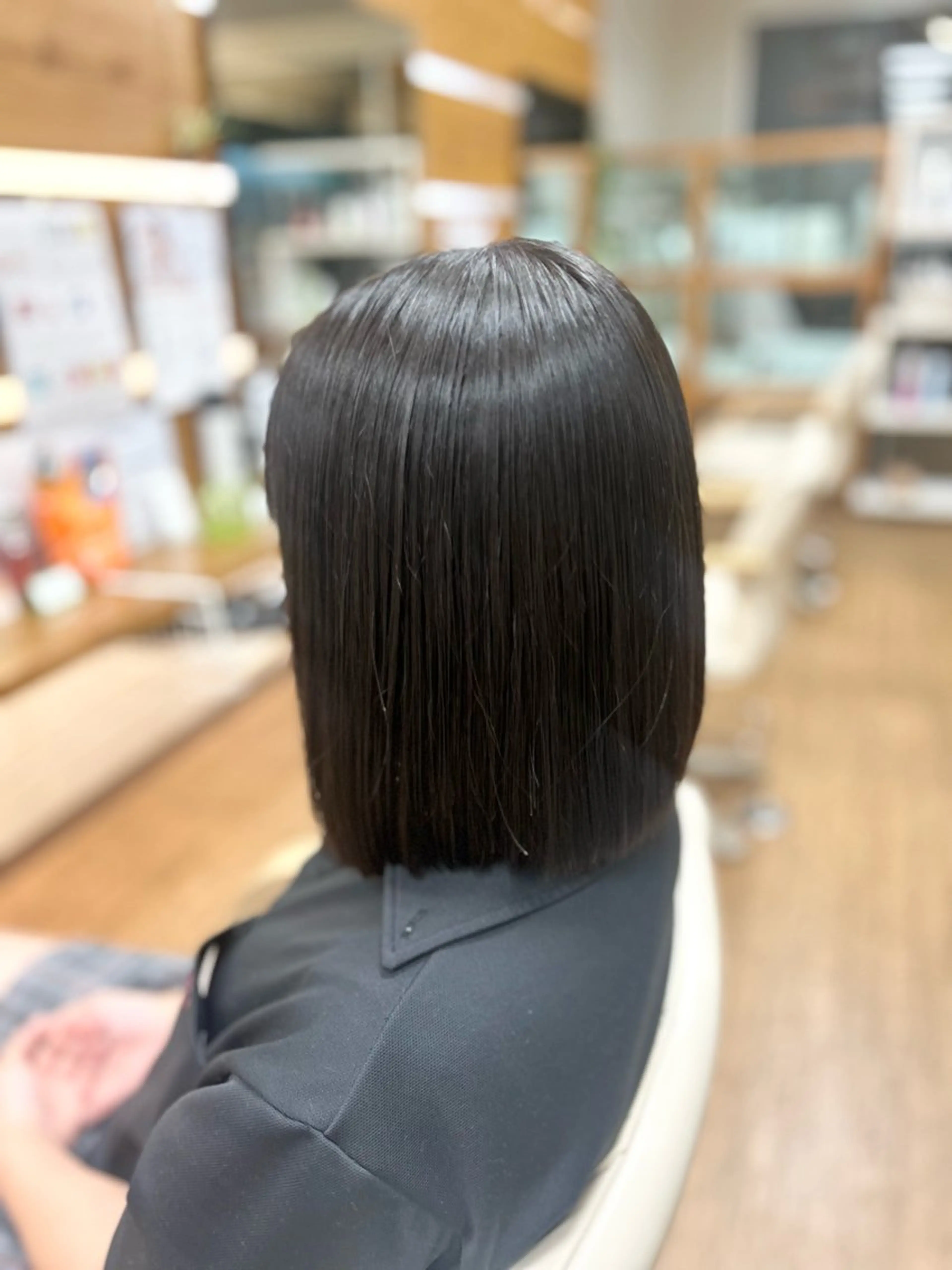 ミディアム 神谷 千明のヘアスタイル