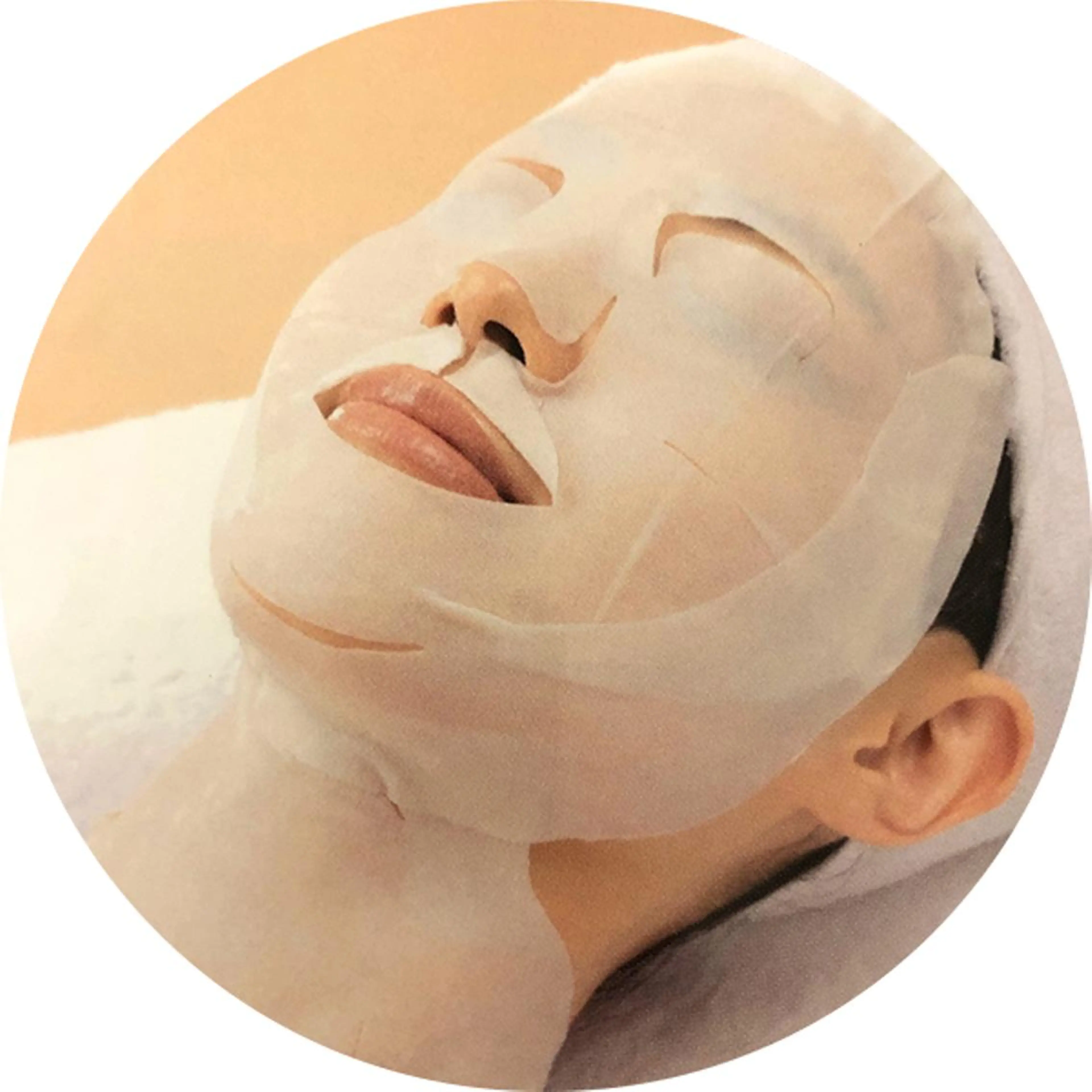 幹細胞の整形パックで褒美エステいかがですか?デコルテまでスッキリ+フェイシャル+オーセントマスクⅡ✨の写真