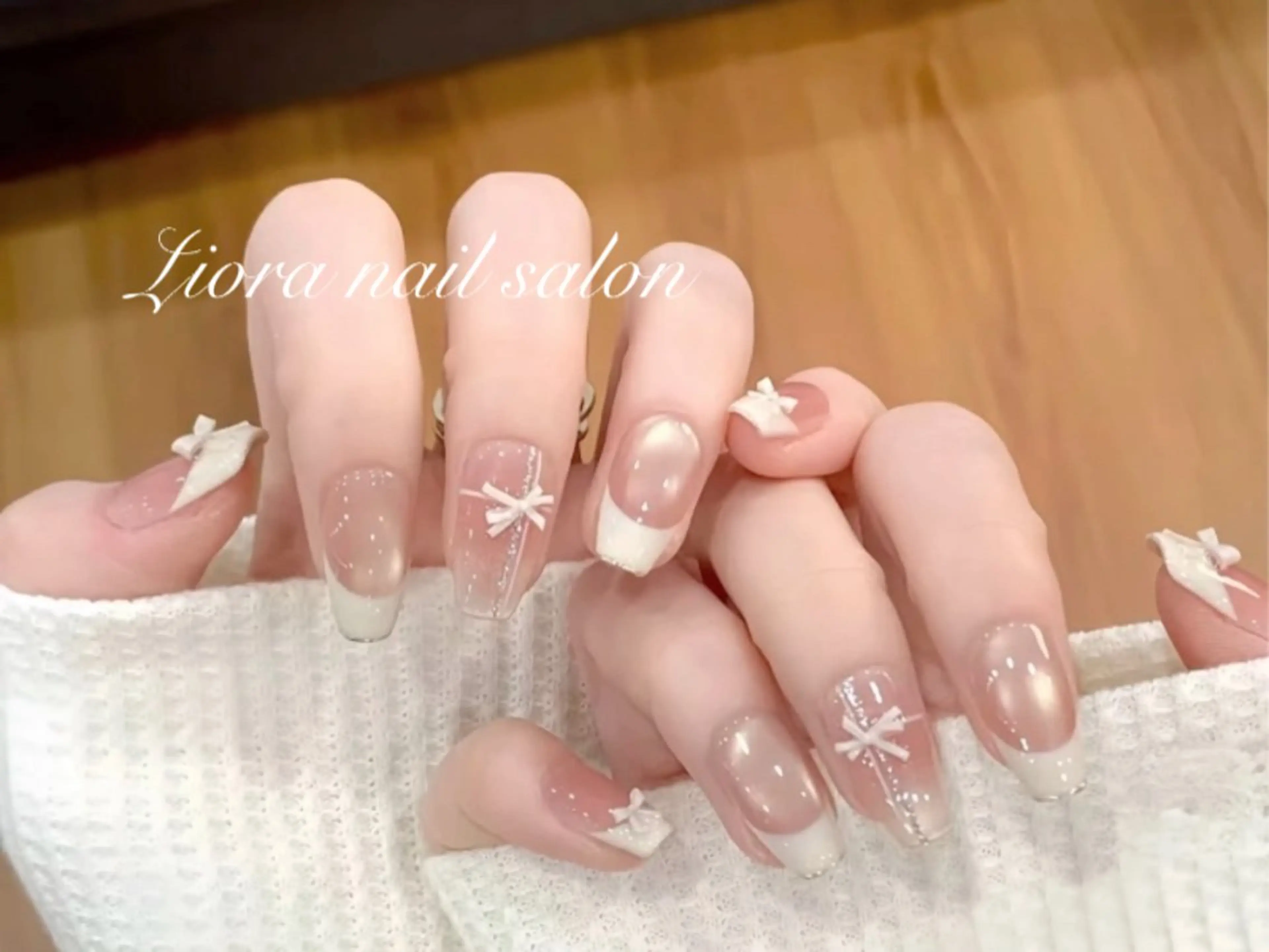 ネイル フレンチネイル ジェルネイル ガーリー グラデーション キラキラネイル ハンドネイル Liora nail 1のネイルデザイン