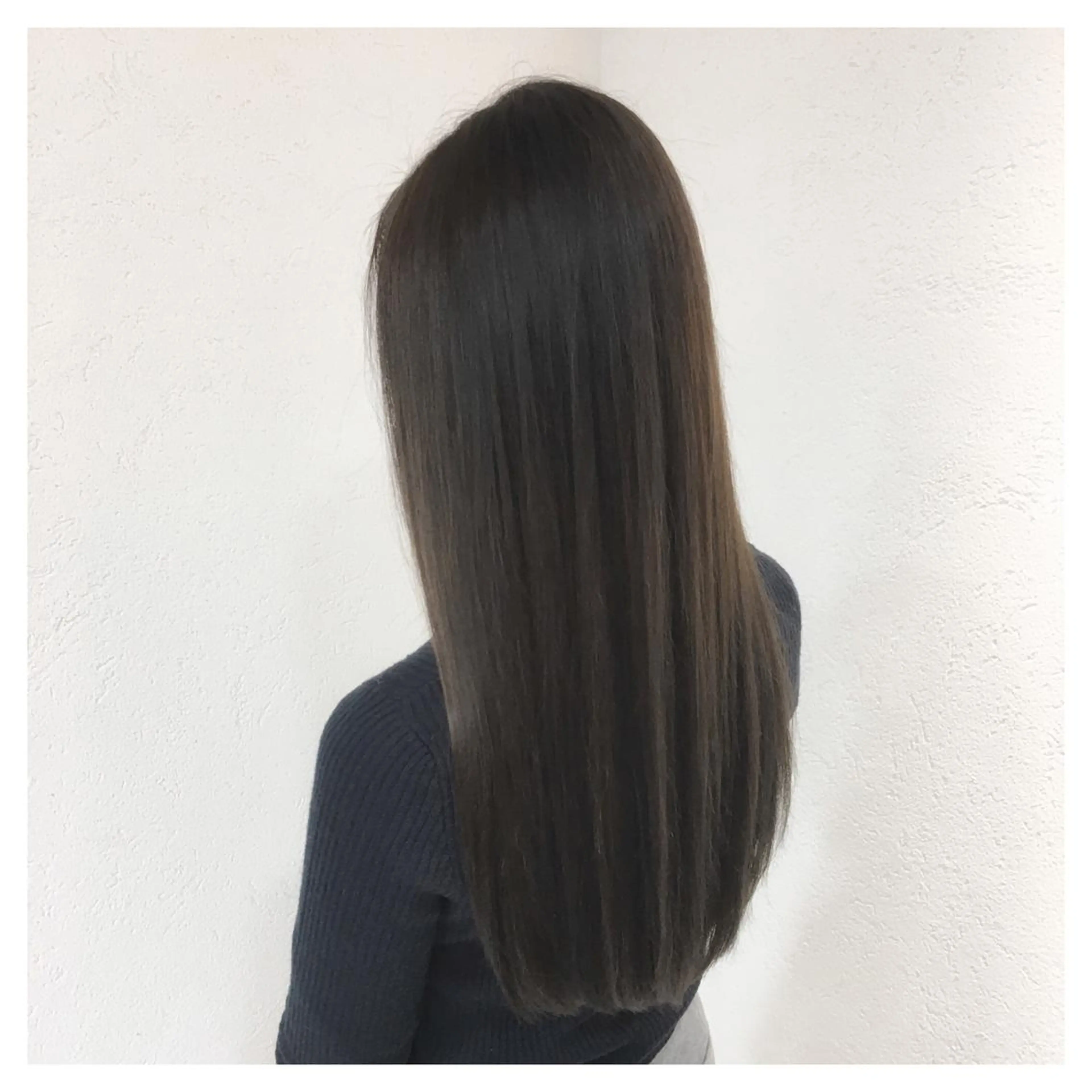 ロング biscohair 髪にドラマを。のヘアスタイル