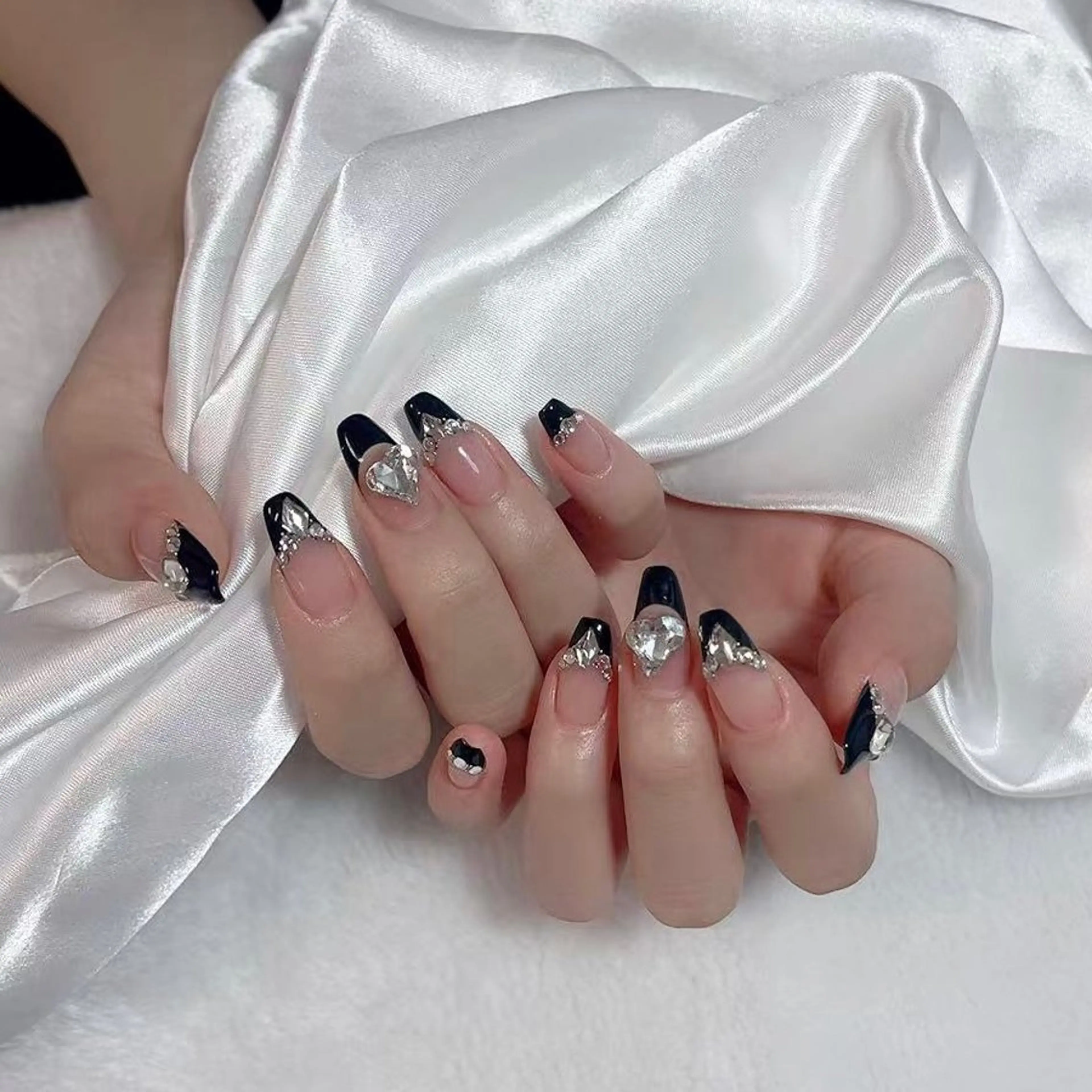 ネイル 持ち込み Amina nail salonのネイルデザイン