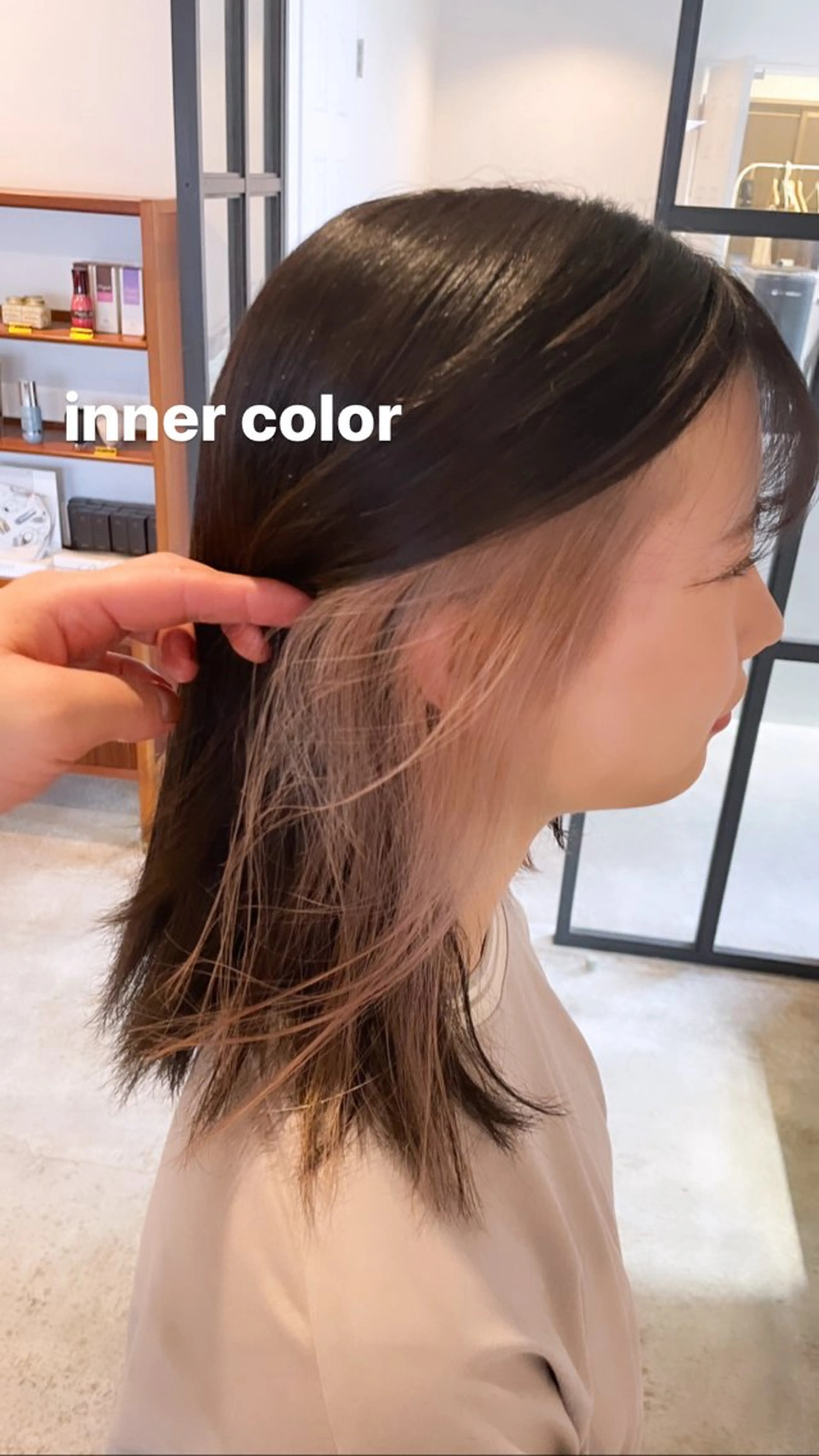 ミディアム カラー ベージュカラー イヤリングカラー インナーカラー ヘアカラー Takuma Suzuki中目黒のヘアスタイル