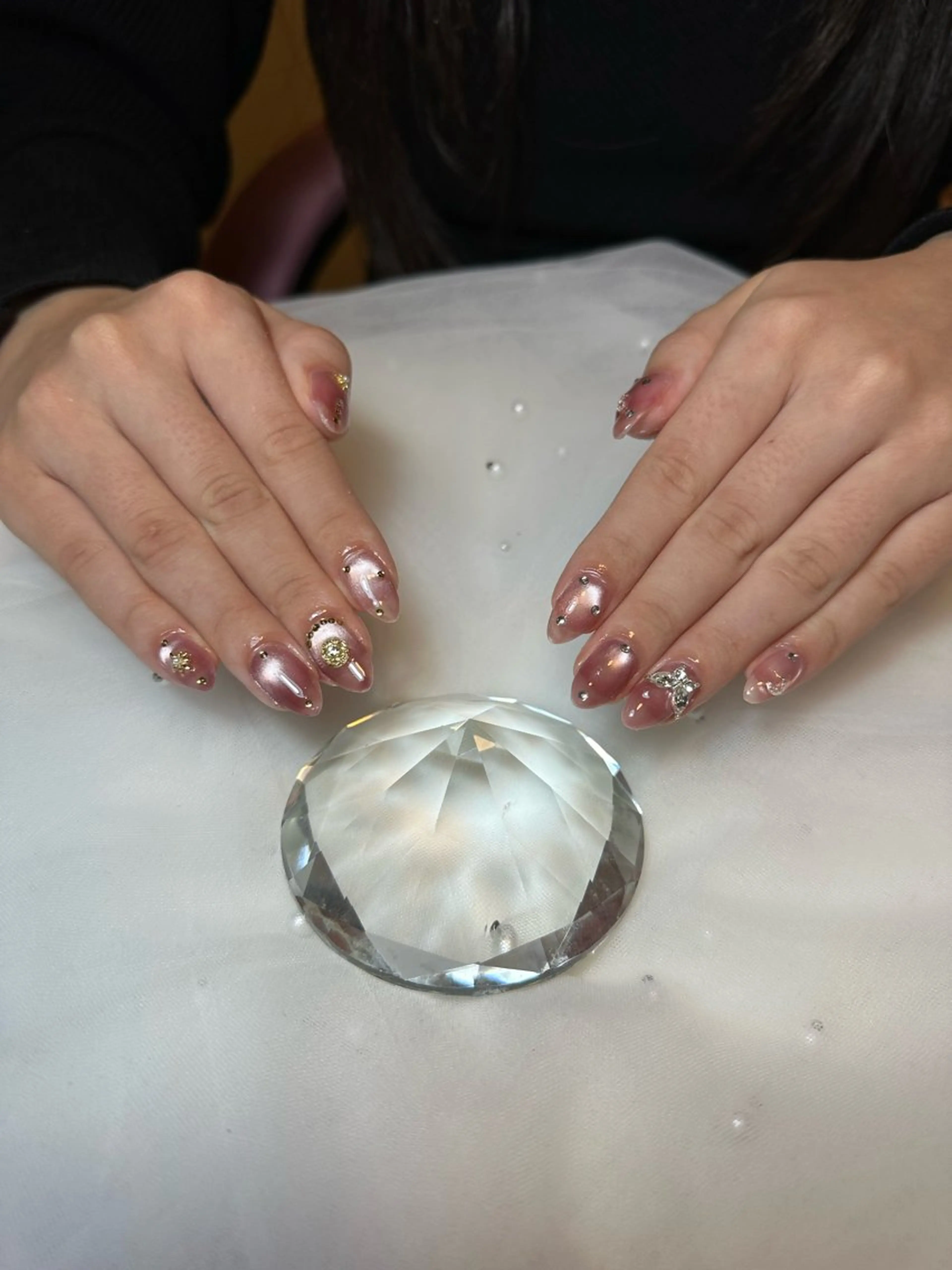 ネイル ジェルネイル マグネットネイル ビー玉ネイル ワンカラーネイル ワンホンネイル ハンドネイル pikarin._.nails所属・pikarin nailsのネイルデザイン