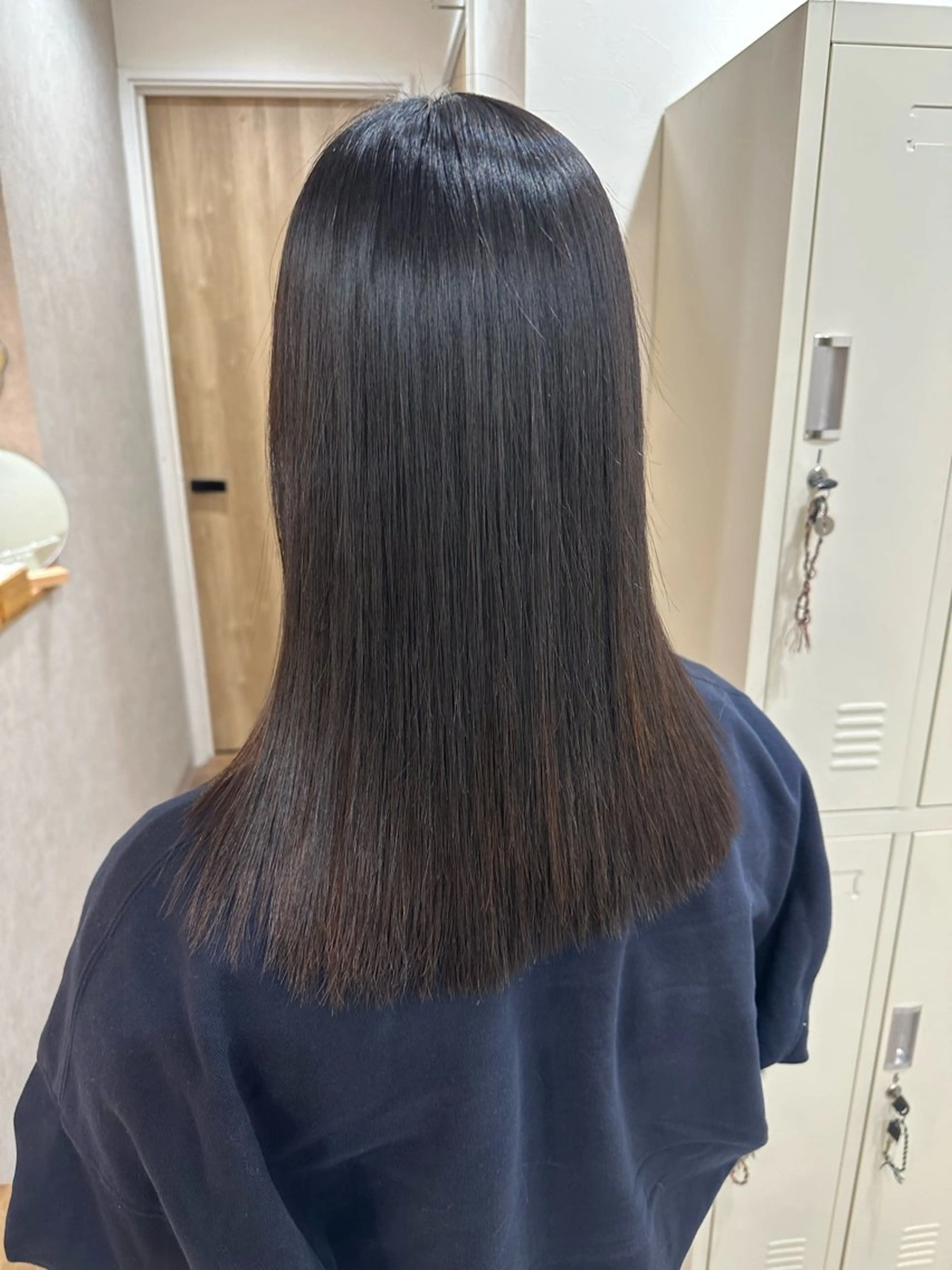 セミロング 縮毛矯正 🫧MANA レイヤーカット🌙のヘアスタイル