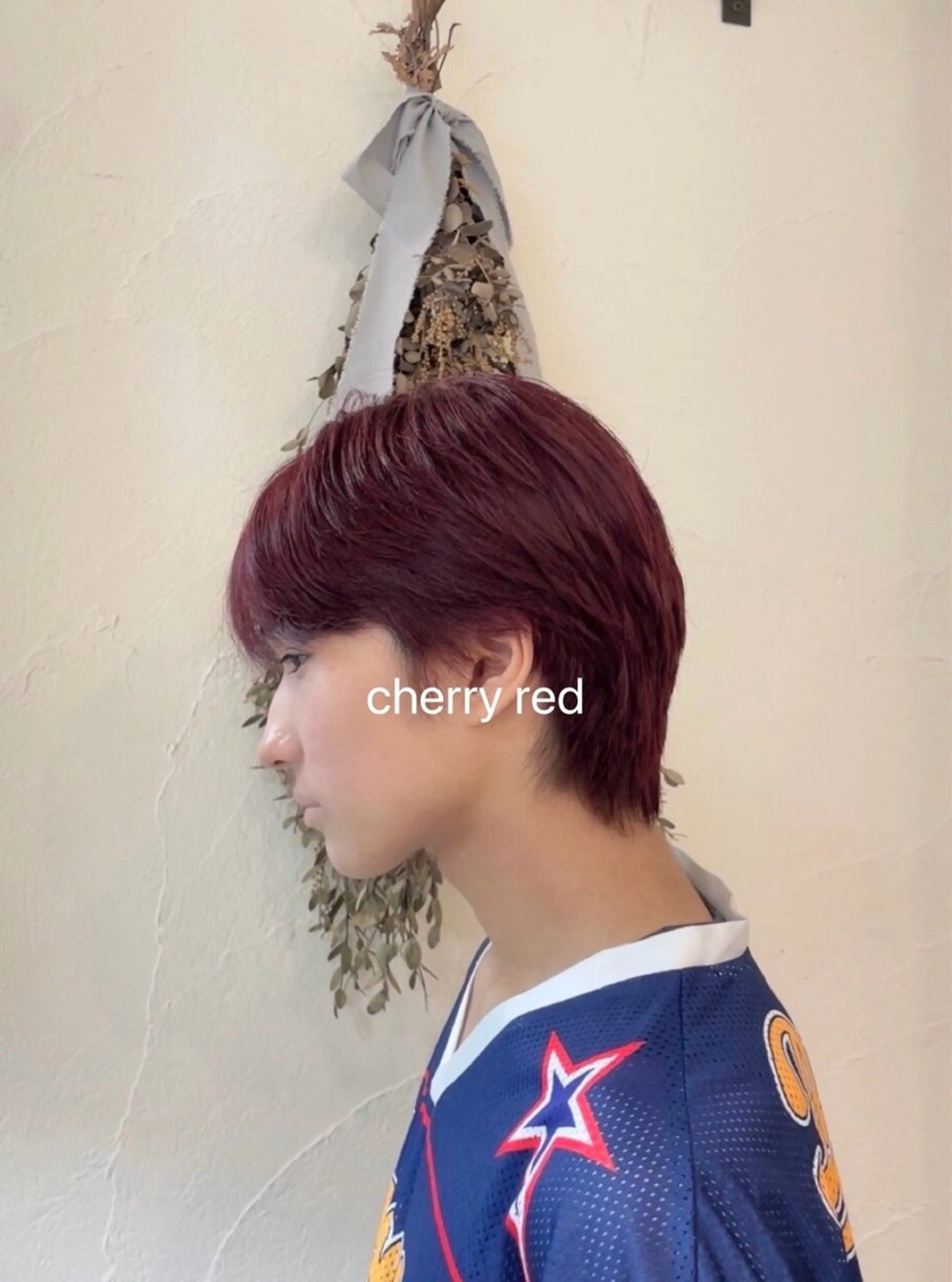 ショート カラー メンズ メンズブリーチ ブリーチ パープルカラー レッドカラー ヘアカラー Hair muse'e所属・加藤 愛鈴のヘアスタイル