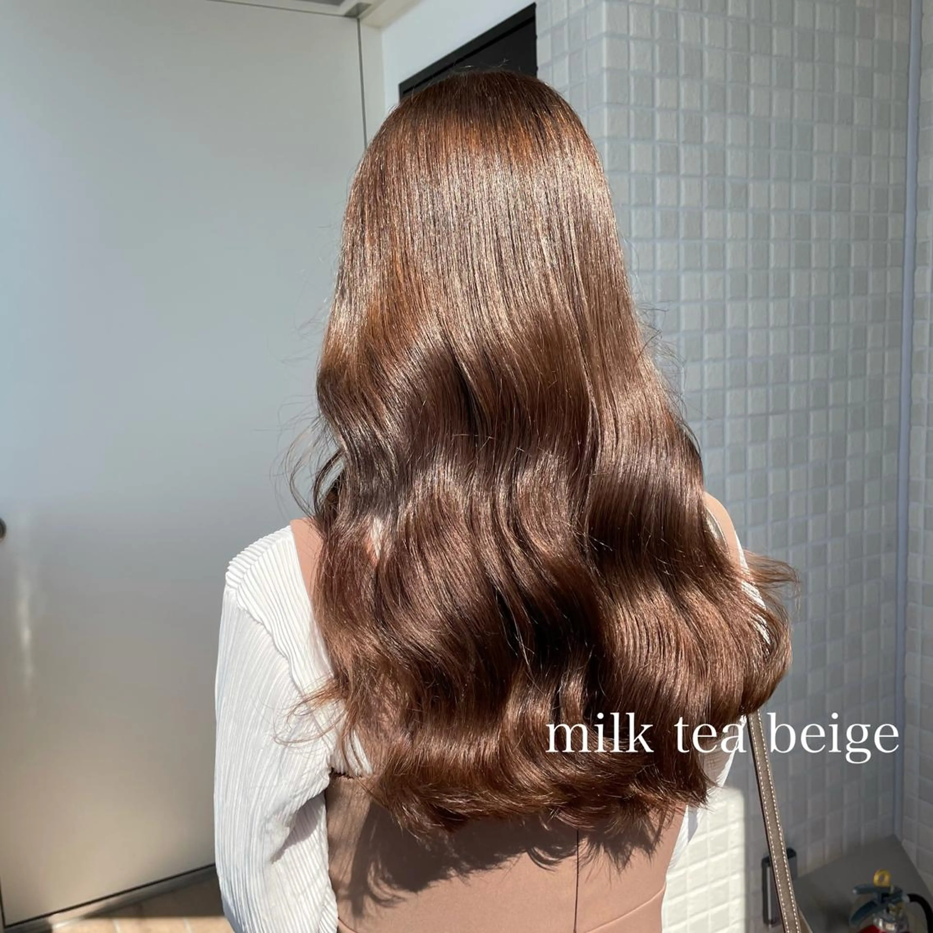 ロング カラー ベージュカラー 透明感カラー ミルクティーベージュ 切りっぱなしボブイヤ リングカラー清水隆央のヘアスタイル