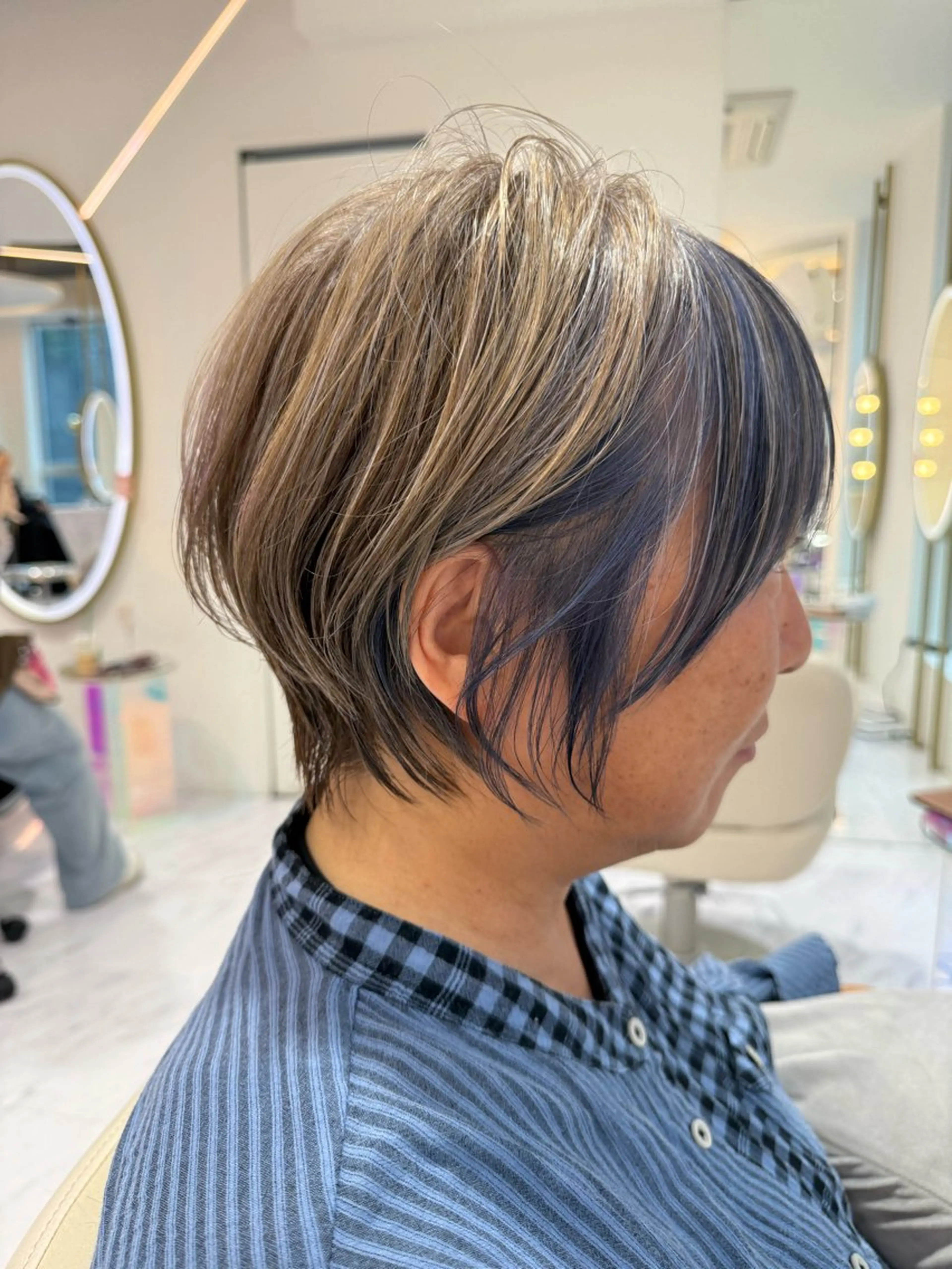 ショート カラー デザインカラー ショートヘア カット ヘアカラー 🌟TOSHI/透明 感カラー/ショートのヘアスタイル