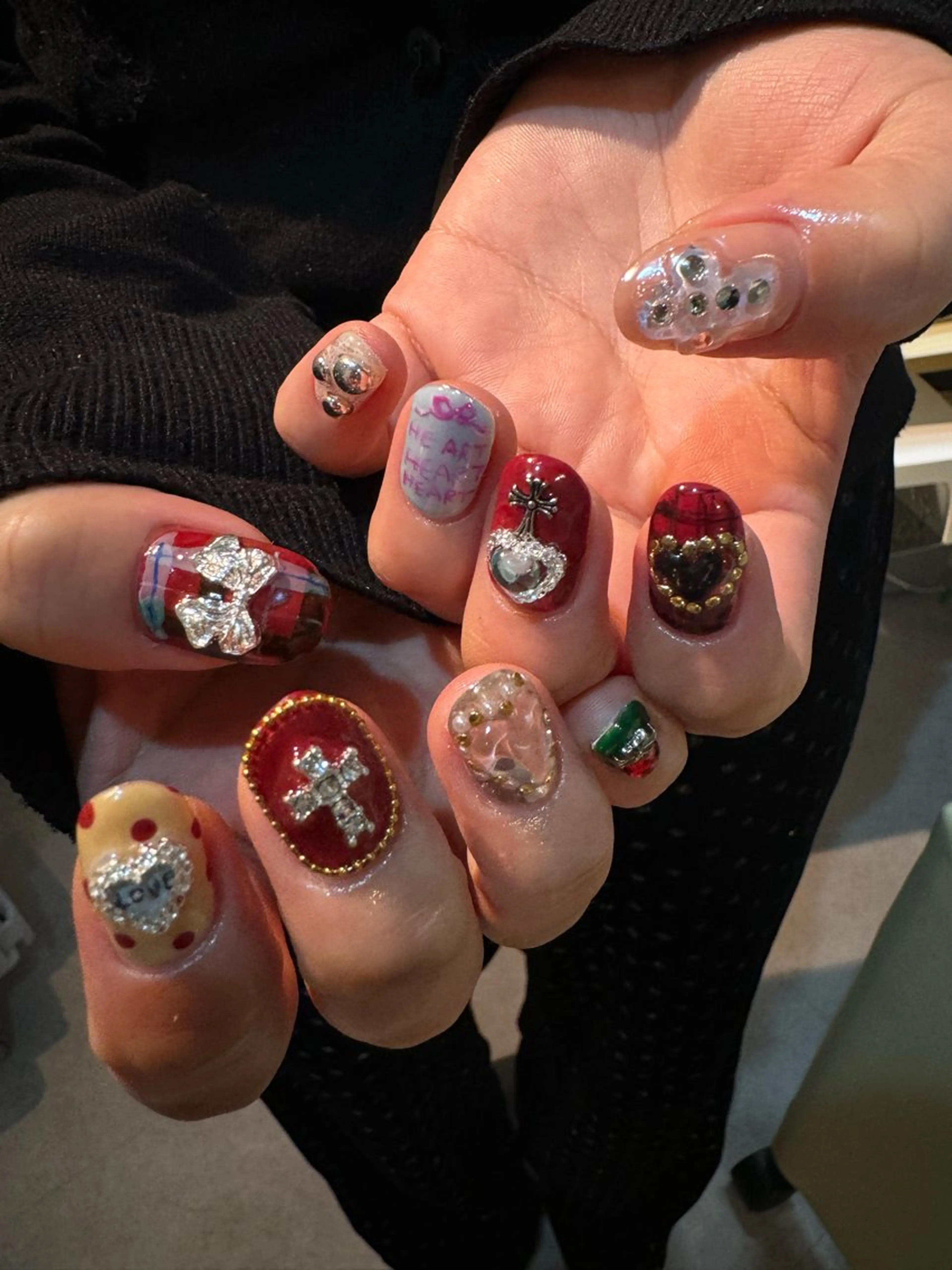 ネイル 冬ネイル クリスマス AOI✩⡱ y2kネイルのネイルデザイン