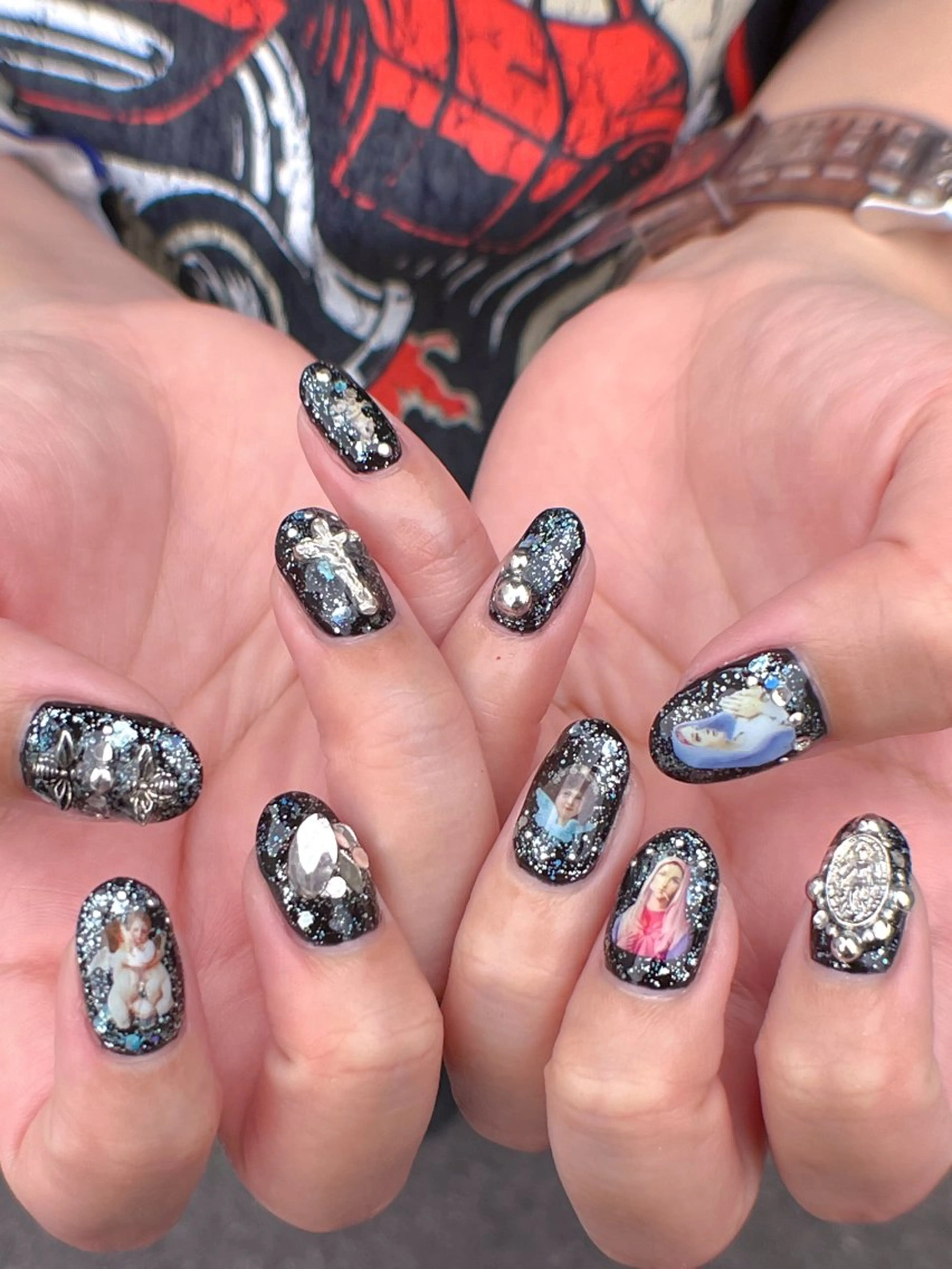 ネイル キラキラネイル ハンドネイル ハンドケア ナツインフィニティ ネイルズ（なつ）のネイルデザイン