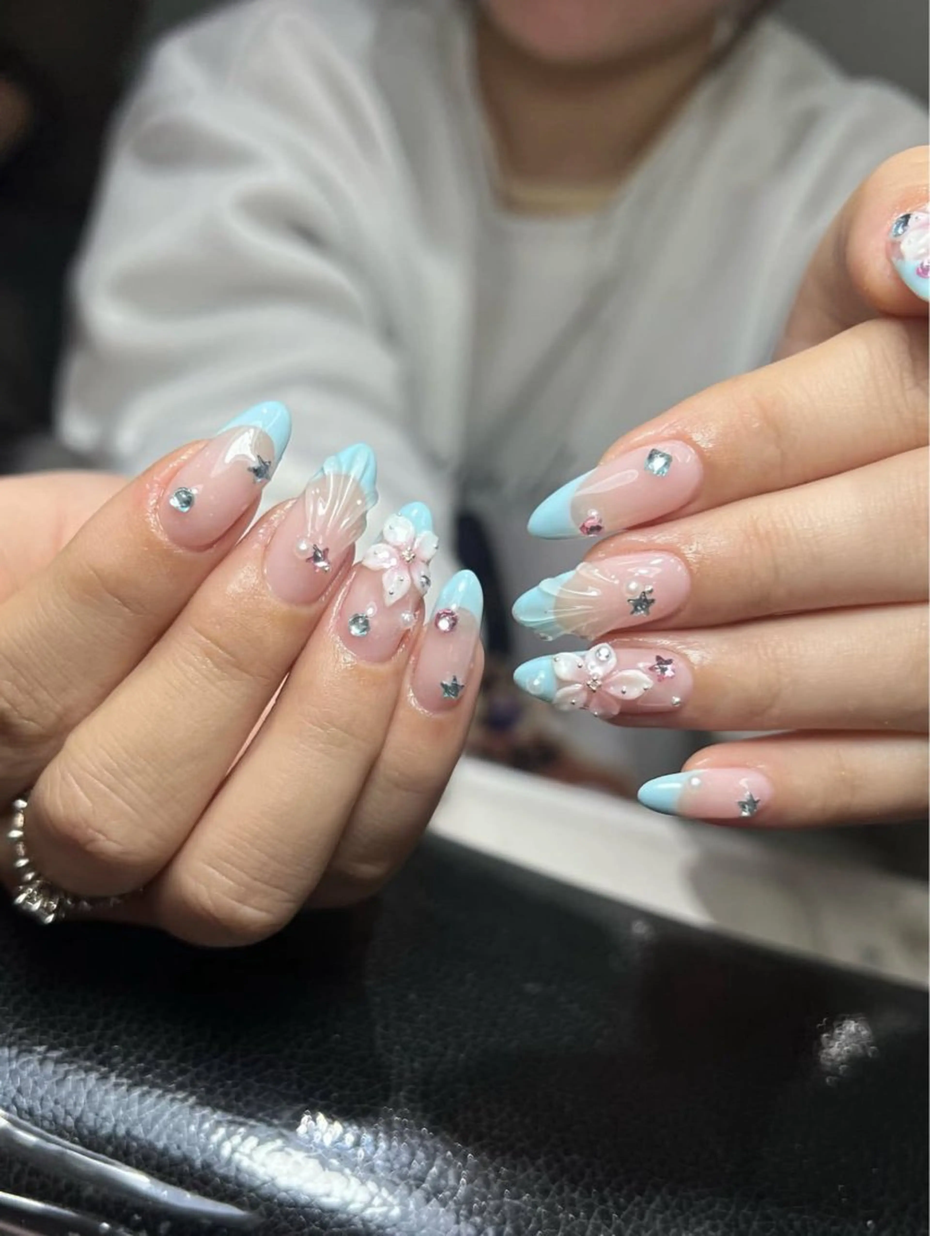 ネイル フレンチネイル グラデーション 韓国ネイル マグネットネイル ミラーネイル ハンドネイル Squeen Nailのネイルデザイン