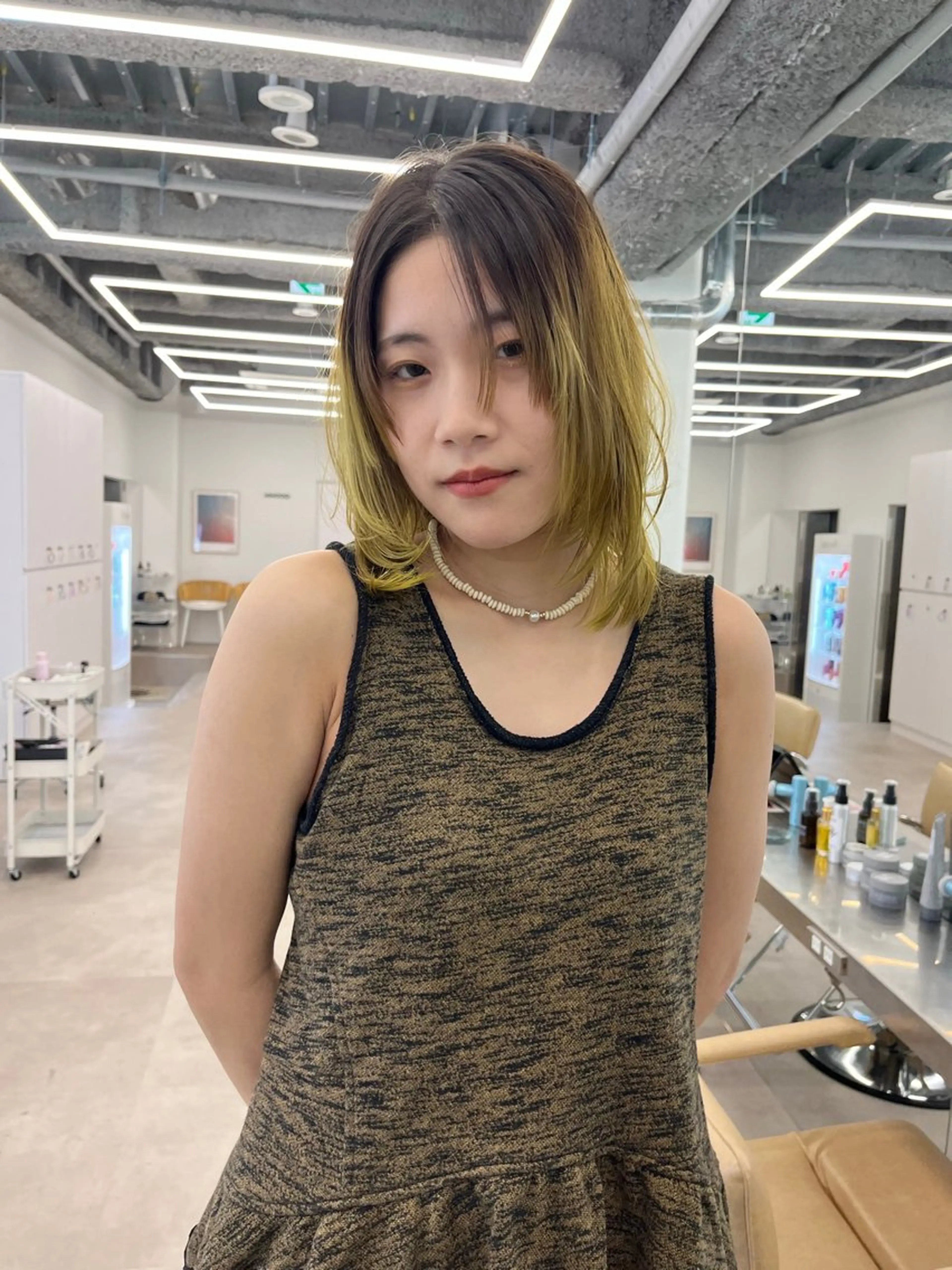 ミディアム イエローカラー ヘアカラー ボブ/ハイトーン REINAのヘアスタイル