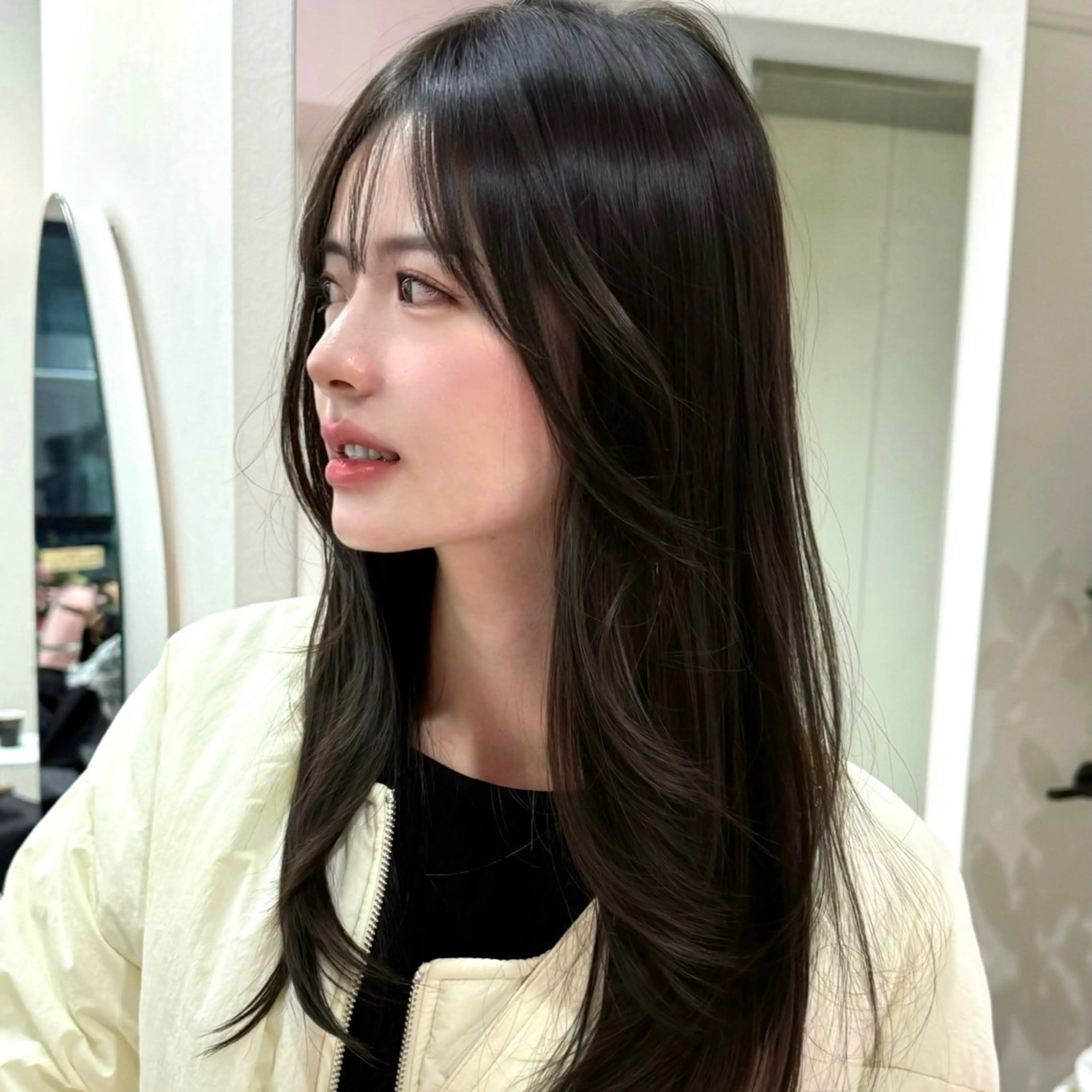 ロング レイヤーカット カット ヘアカラー VIVIE AOYAMA所属・鍋田/ vivie/ 縮毛矯正／レイヤーのヘアスタイル