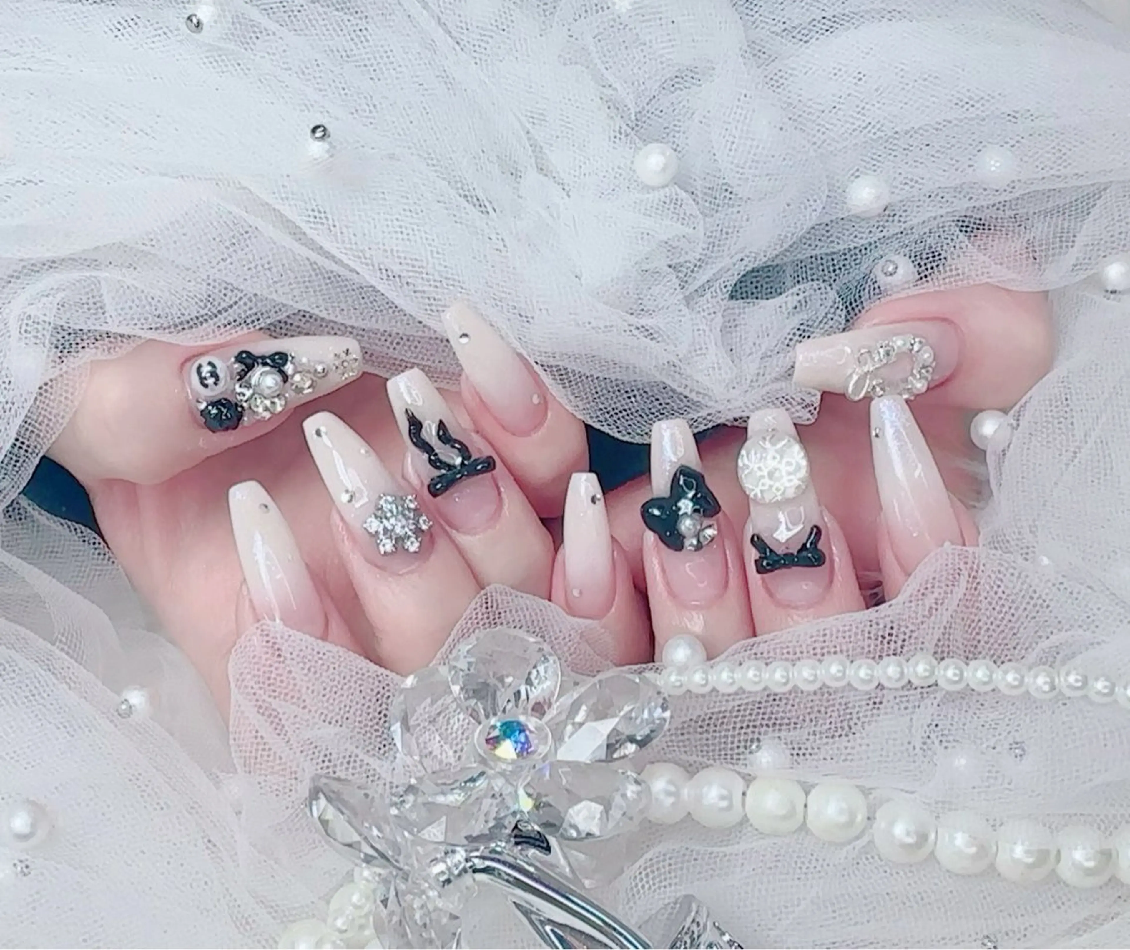 ネイル ハンドネイル フットネイル R salonのネイルデザイン