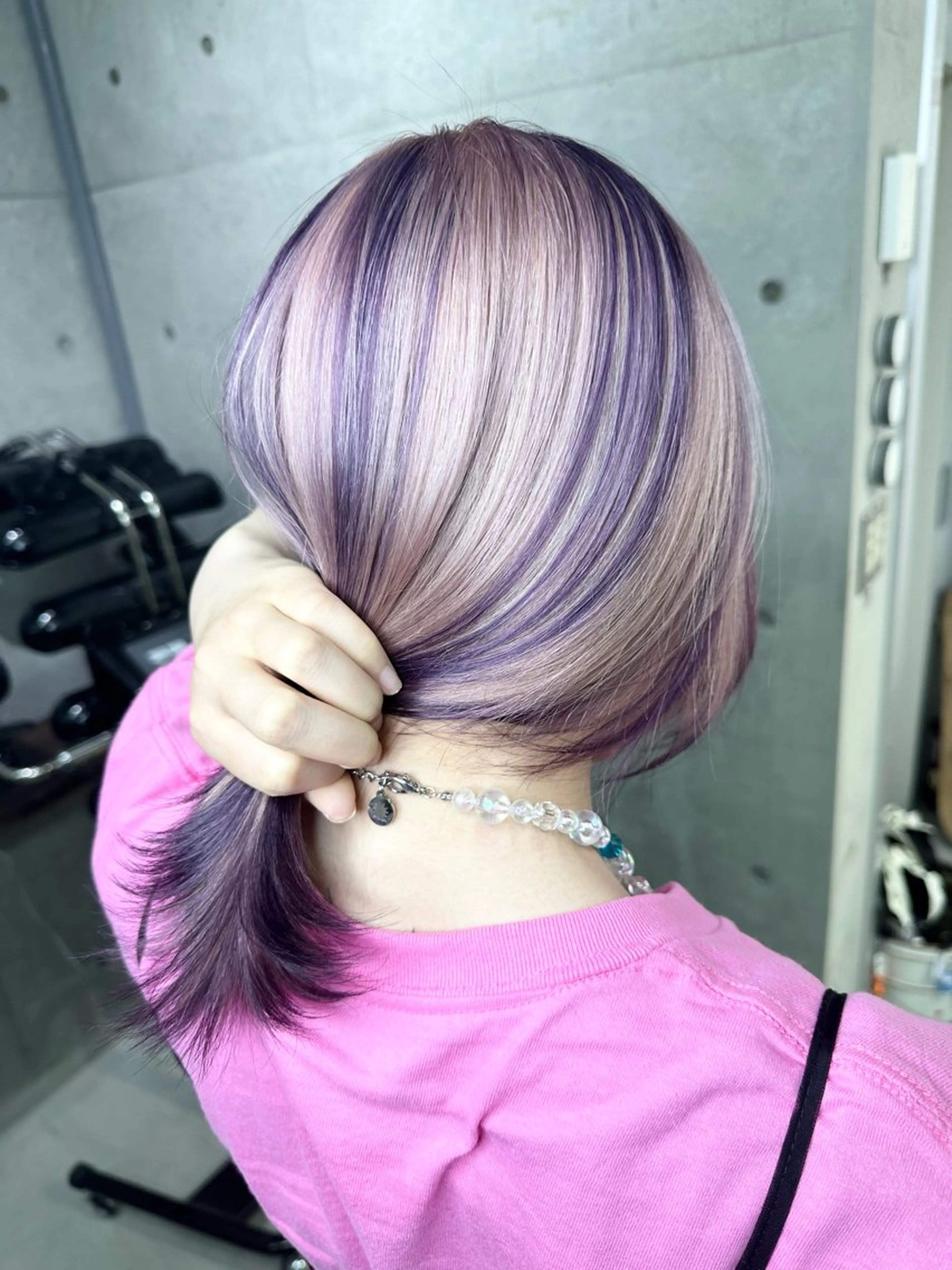 ミディアム カラー ベージュカラー デザインカラー ラベンダーカラー ホワイトベージュ ヘアカラー トリートメント 名古屋のピンク好き かずくん🦩のヘアスタイル