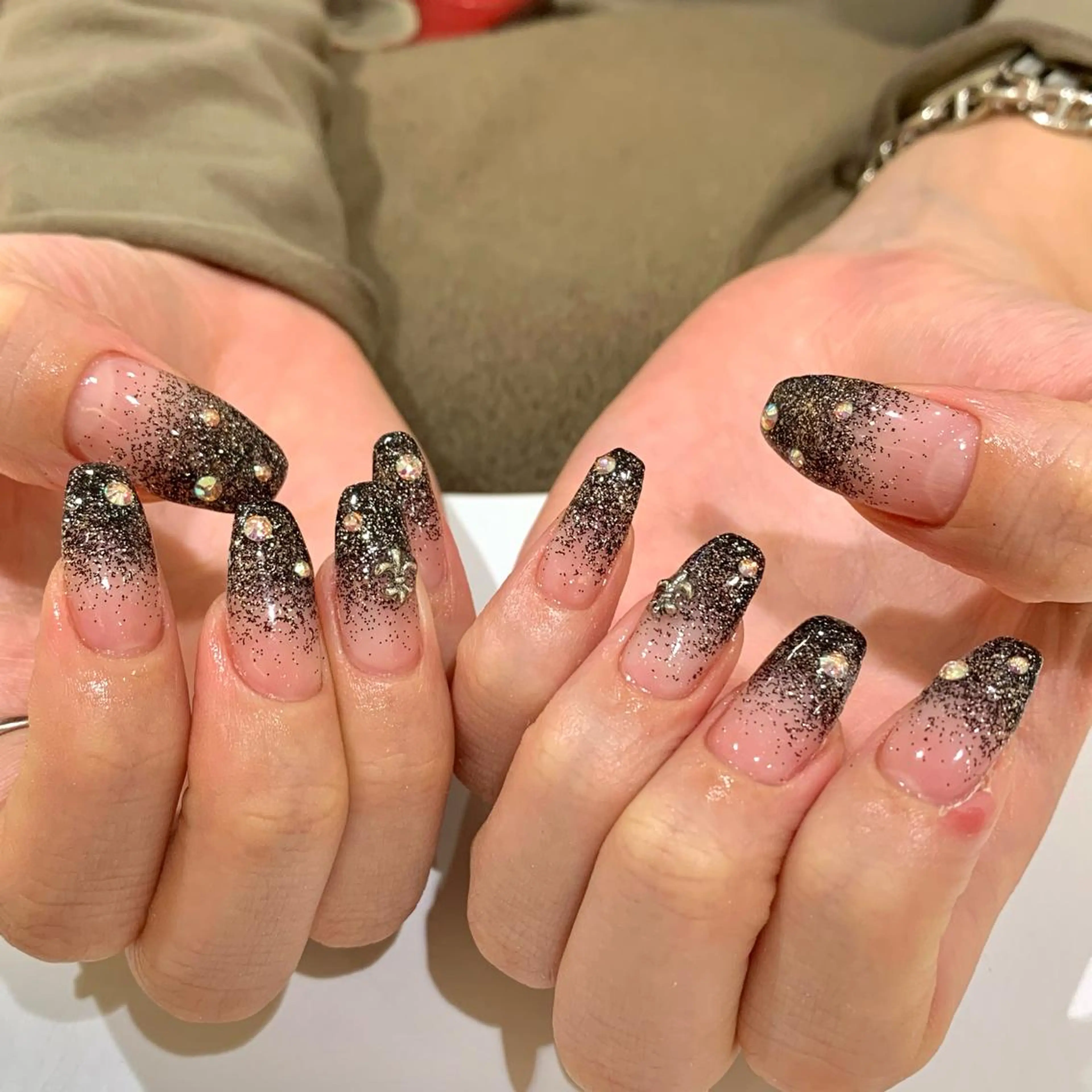 ネイル 持ち込み シルバー 野島 千夏のネイルデザイン