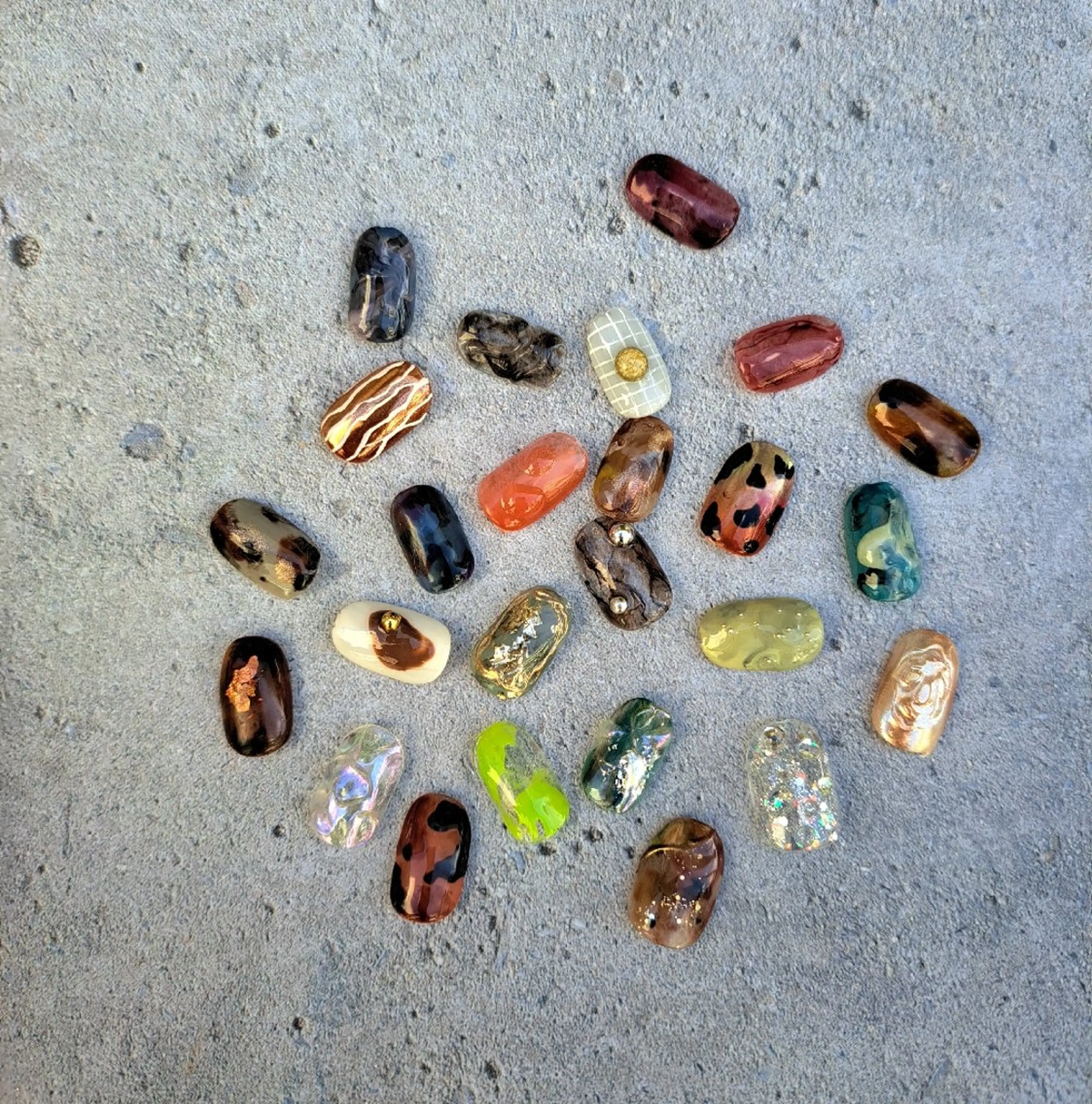 ネイル アートネイル べっ甲ネイル フットネイル ジェルネイル 持ち込み 河野ちえ (雑誌掲載サロン)のネイルデザイン