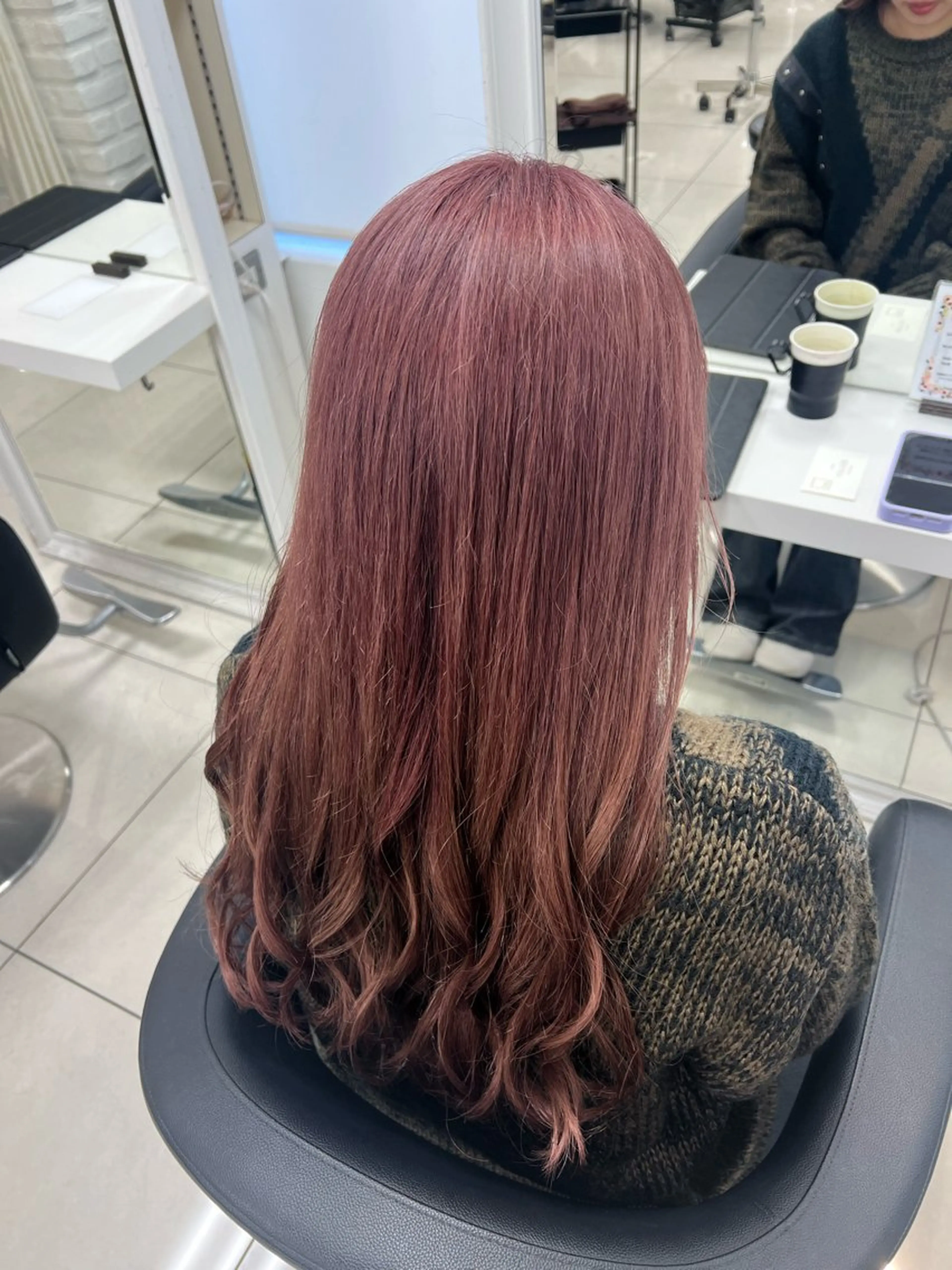 ロング カラー ベージュカラー 透明感カラー イルミナカラー ピンクカラー ピンクベージュ ヘアカラー トリートメント 【暖色カラー特化】 中山由梨のヘアスタイル