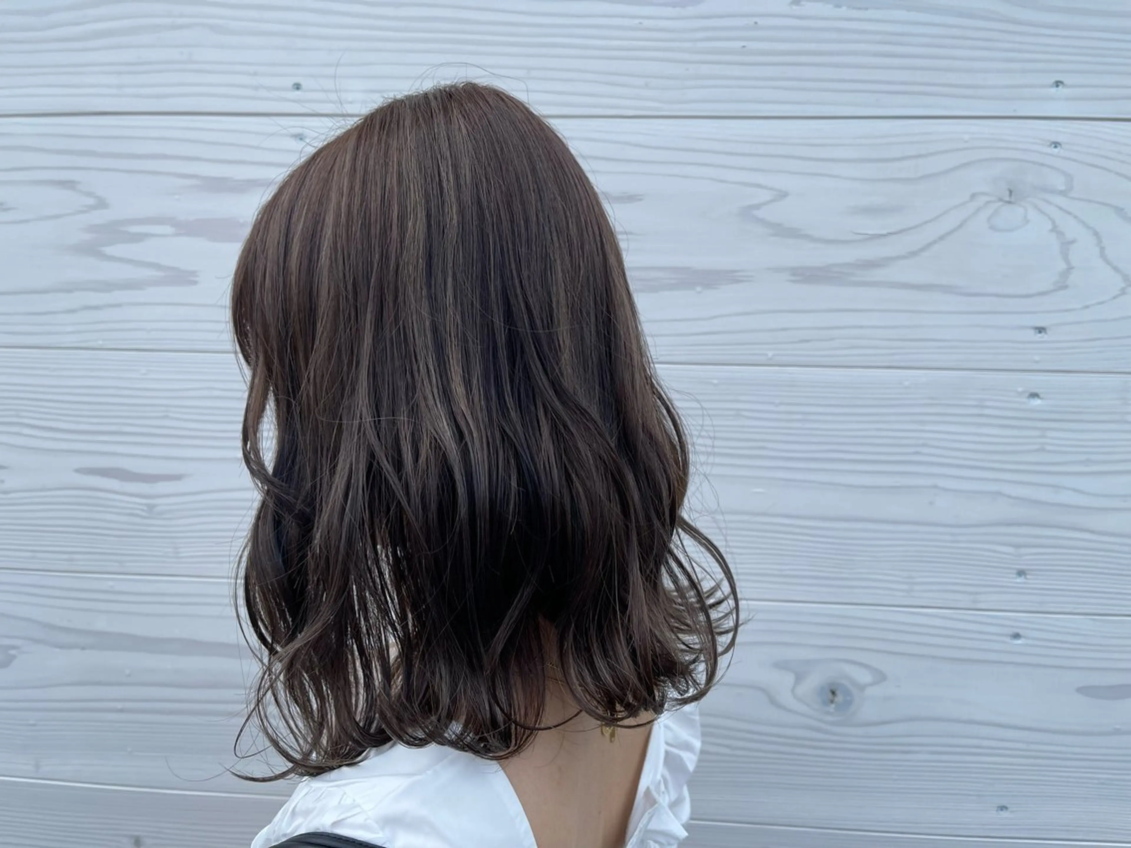 セミロング カラー ハイライトカラー ハイライト 磧本 祐里恵のヘアスタイル