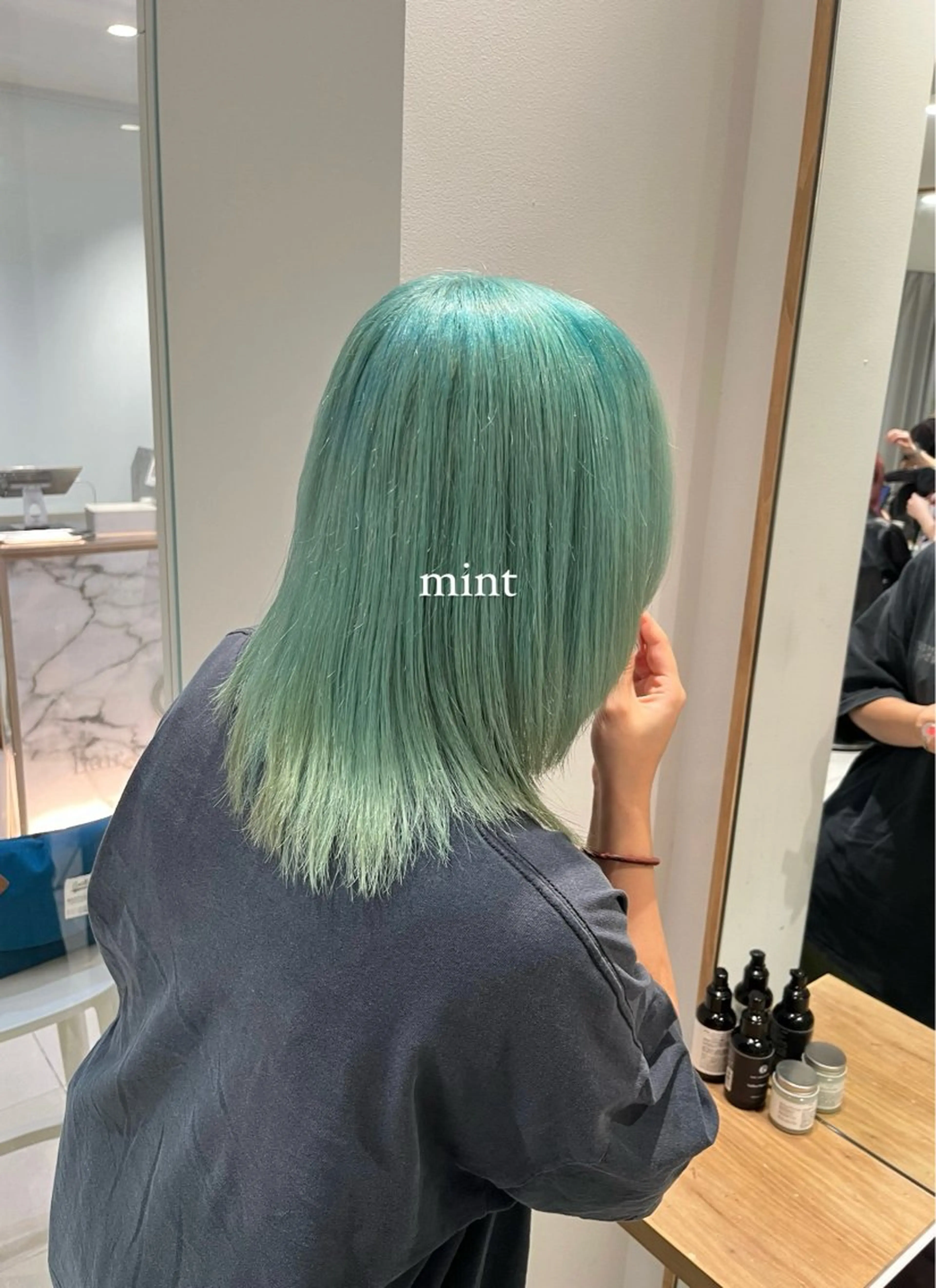 ミディアム ヘアカラー トリートメント ヘッドスパ ヘアセット MAYU/ハイトーン /レイヤーカットのヘアスタイル